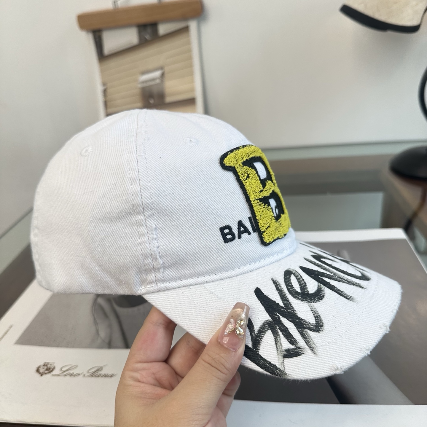 新品Balenciaga 巴黎世家字母新款棒球帽现货秒发🧢简约时尚超级无敌好看的帽子！情侣款！