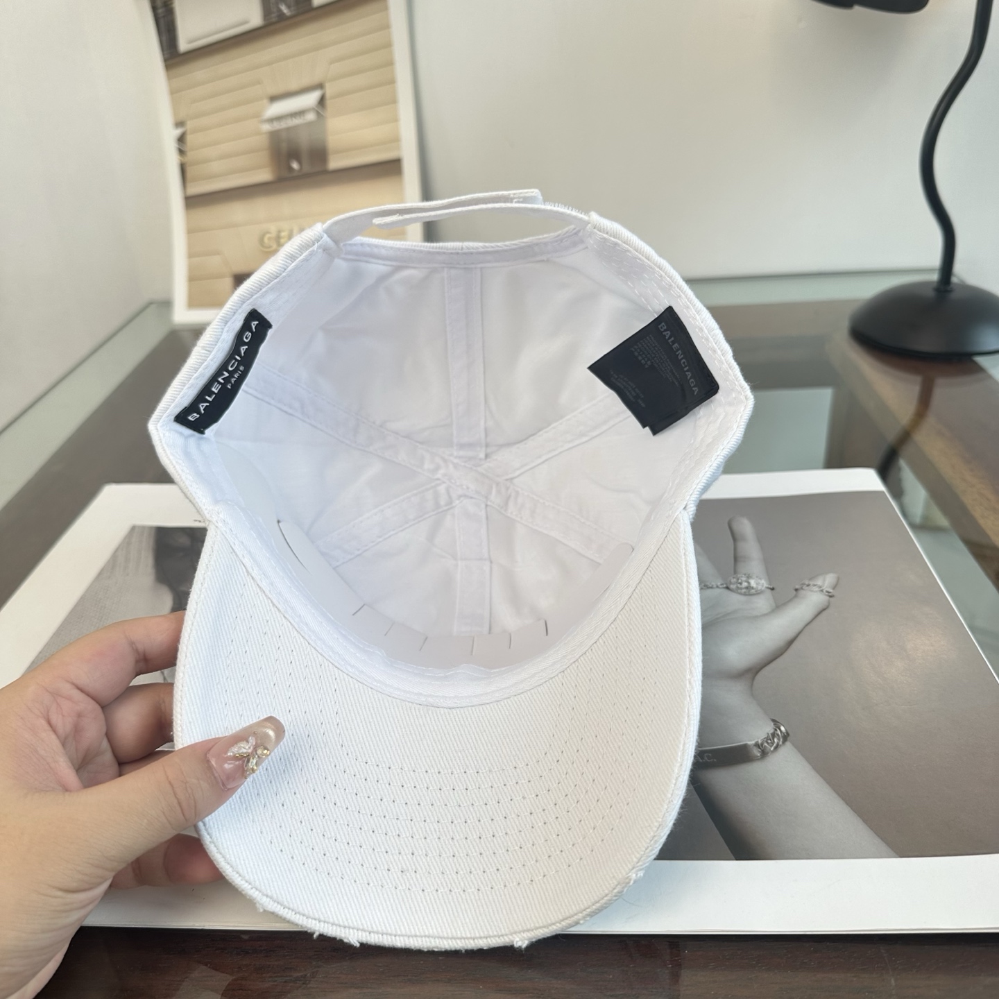 新品Balenciaga 巴黎世家字母新款棒球帽现货秒发🧢简约时尚超级无敌好看的帽子！情侣款！