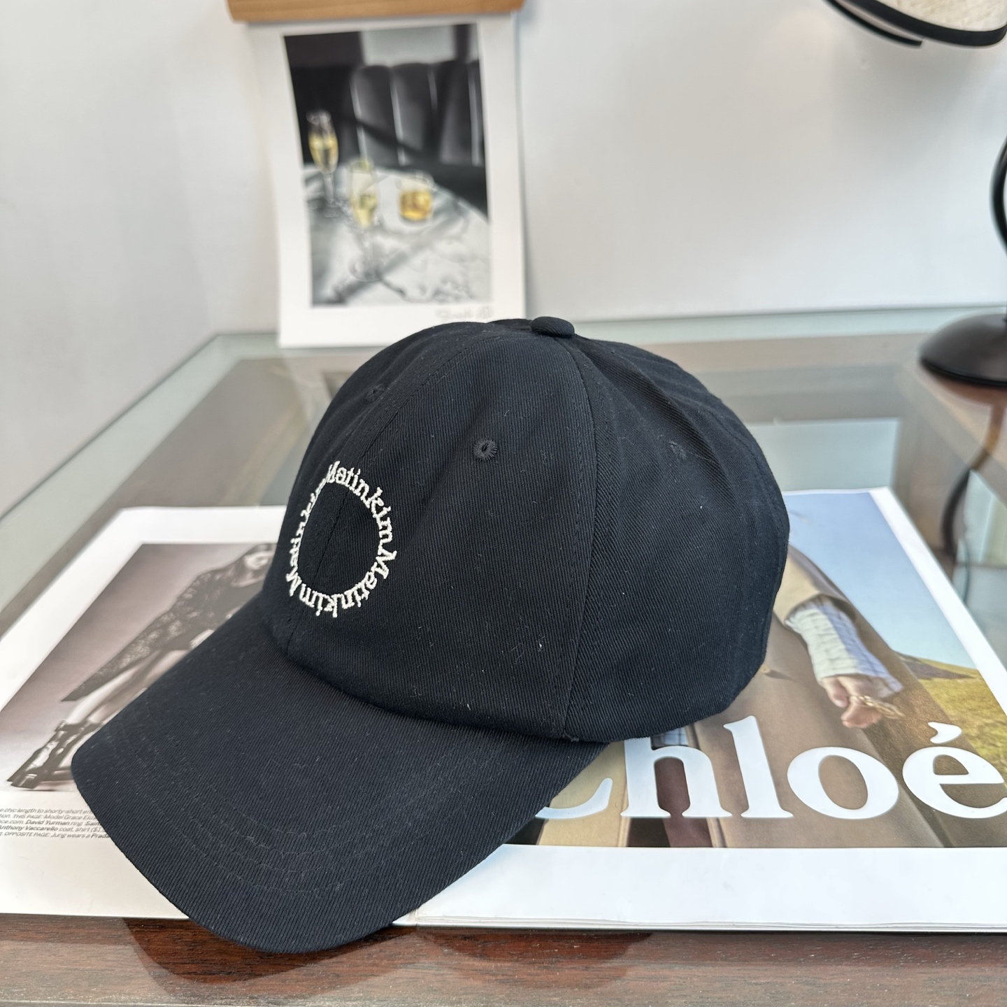 韩国大热的Matin Kim刺绣棒球帽🧢上新啦！最近超爱这款刺绣棒球帽每个色都很好看日常通勤、运动都合适