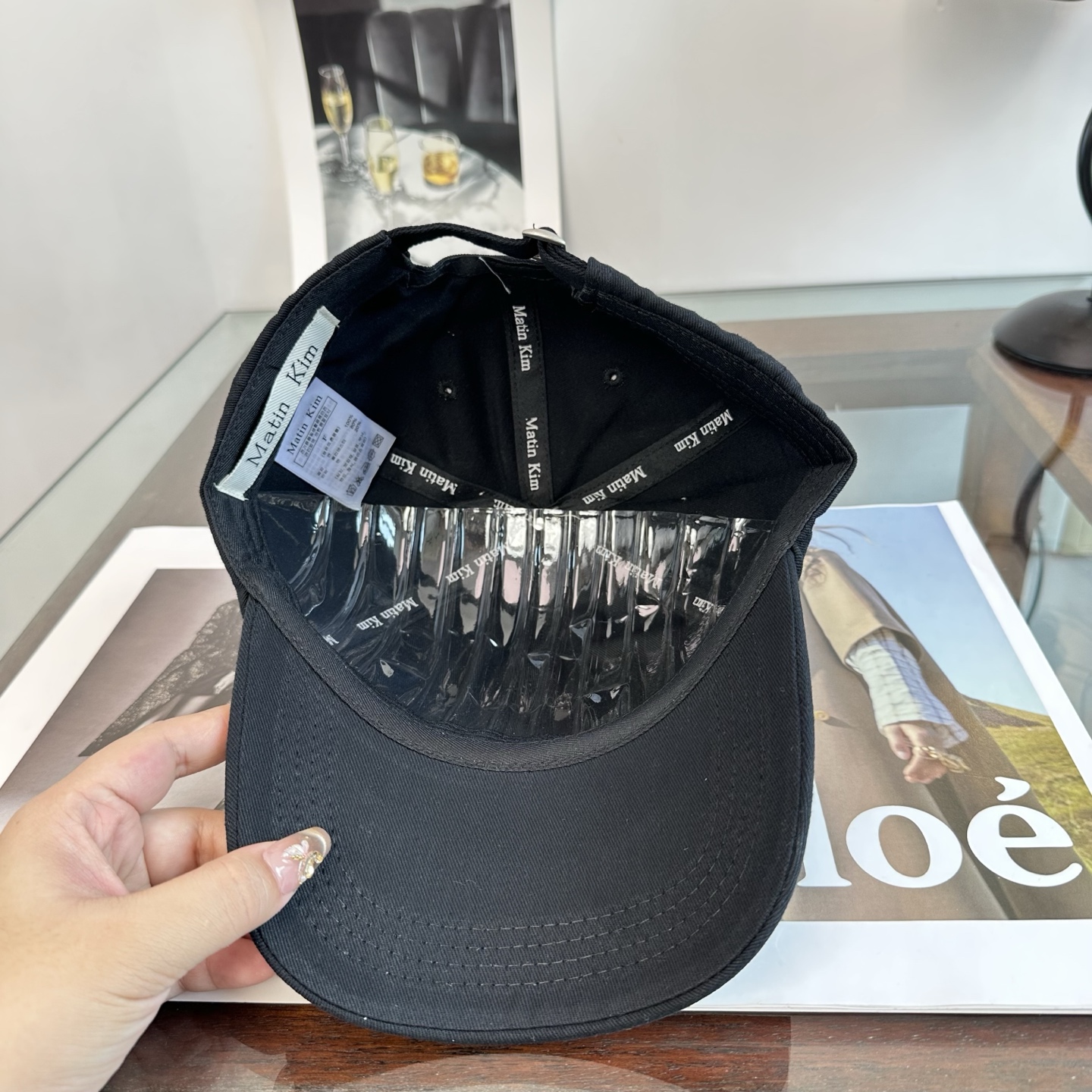 韩国大热的Matin Kim刺绣棒球帽🧢上新啦！最近超爱这款刺绣棒球帽每个色都很好看日常通勤、运动都合适