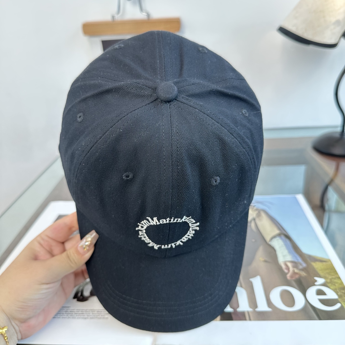 韩国大热的Matin Kim刺绣棒球帽🧢上新啦！最近超爱这款刺绣棒球帽每个色都很好看日常通勤、运动都合适