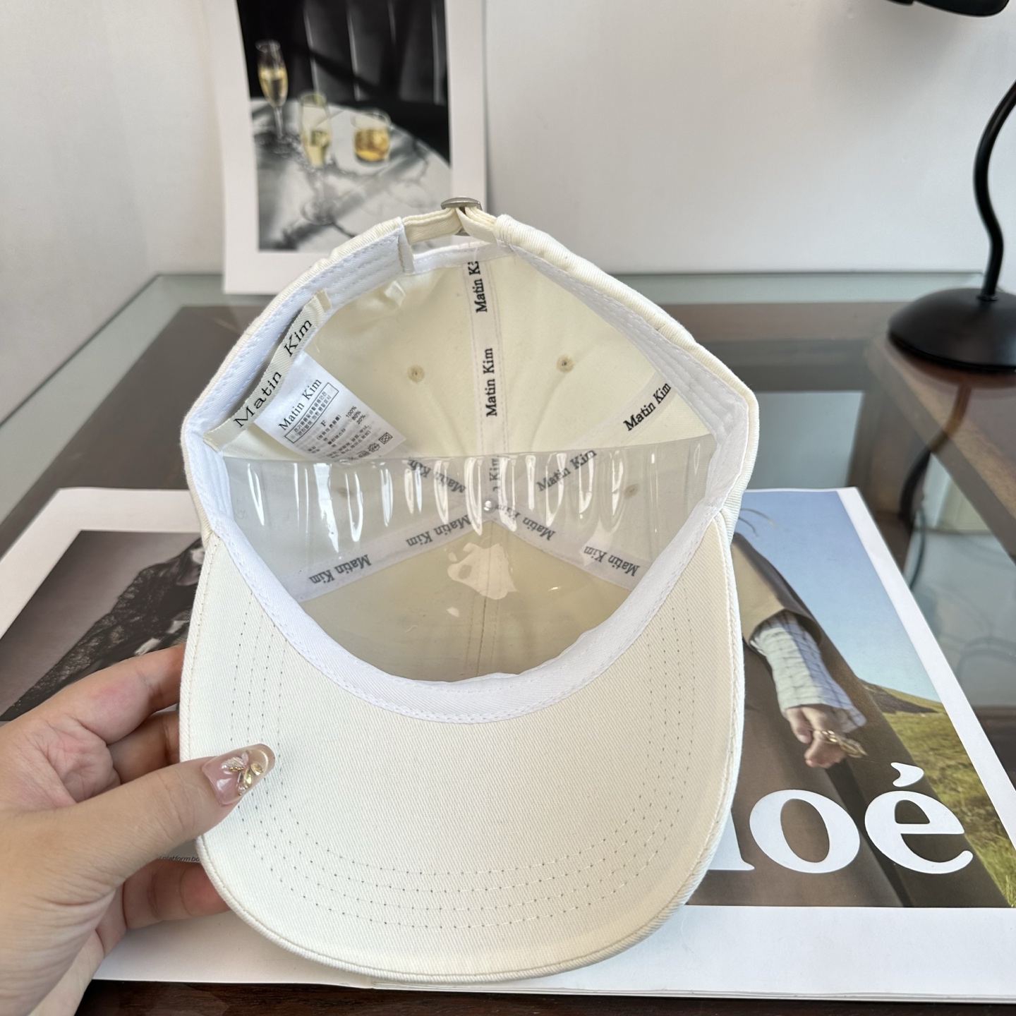 韩国大热的Matin Kim刺绣棒球帽🧢上新啦！最近超爱这款刺绣棒球帽每个色都很好看日常通勤、运动都合适