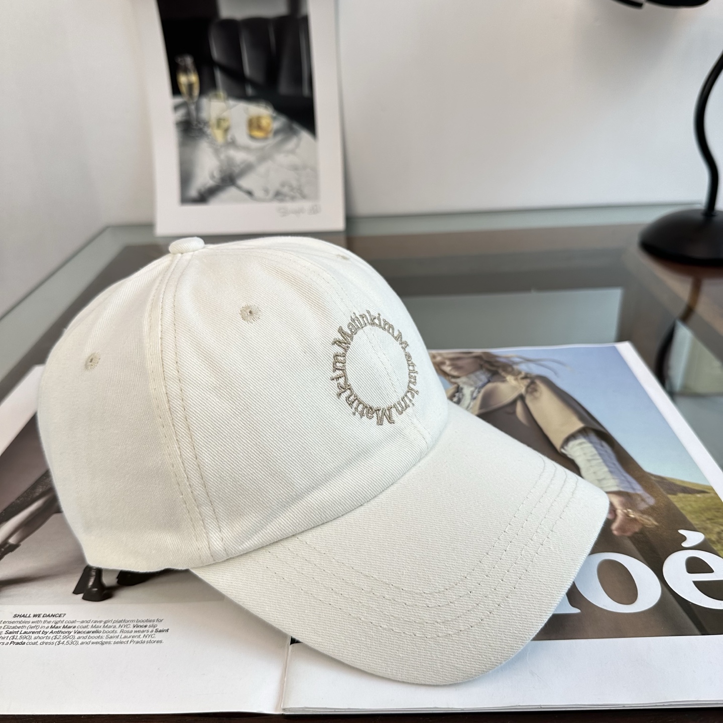 韩国大热的Matin Kim刺绣棒球帽🧢上新啦！最近超爱这款刺绣棒球帽每个色都很好看日常通勤、运动都合适