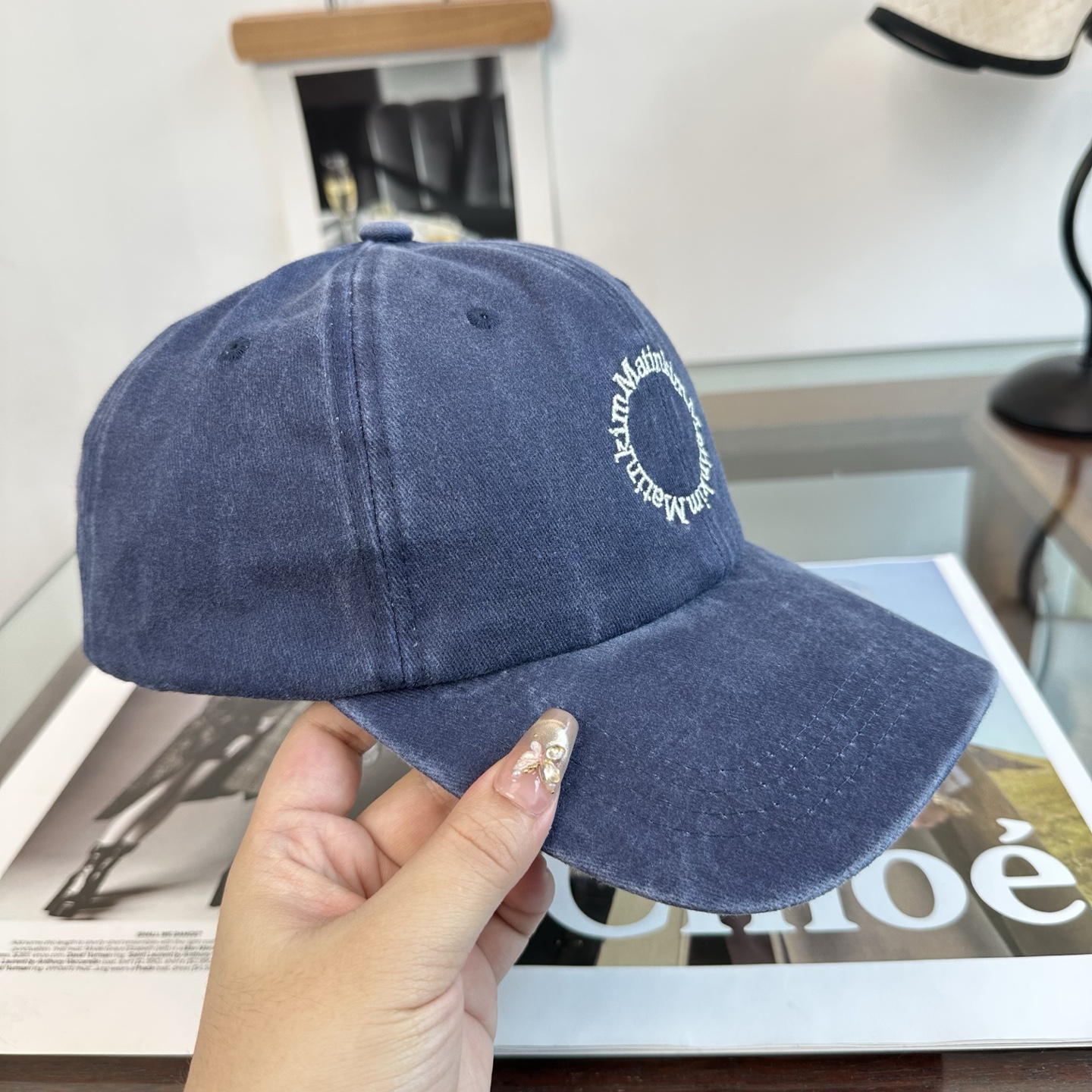 韩国大热的Matin Kim刺绣棒球帽🧢上新啦！最近超爱这款刺绣棒球帽每个色都很好看日常通勤、运动都合适