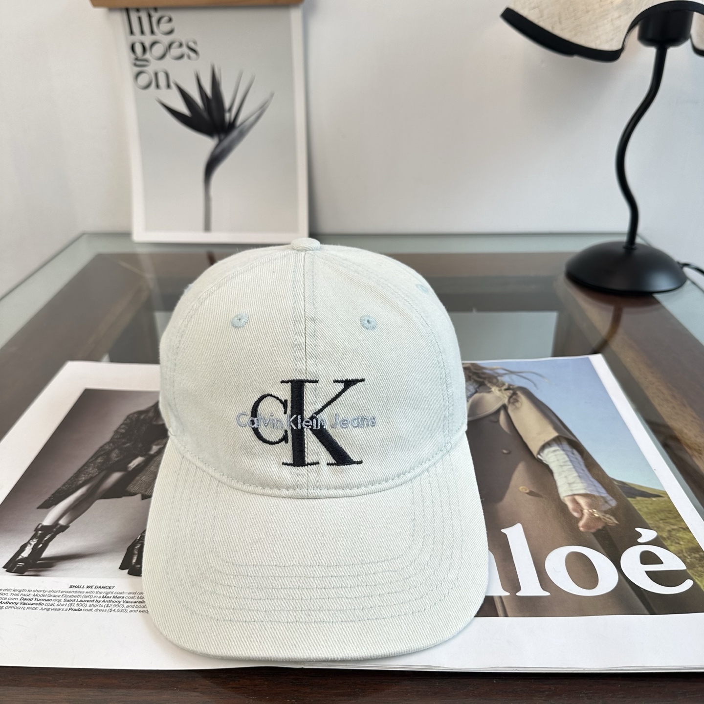 CK 潮牌棒球帽 简单休闲风的棒球帽 减龄百搭 适配度很高！简单随性~出街拍照拗造型非常加分~男女同款 
