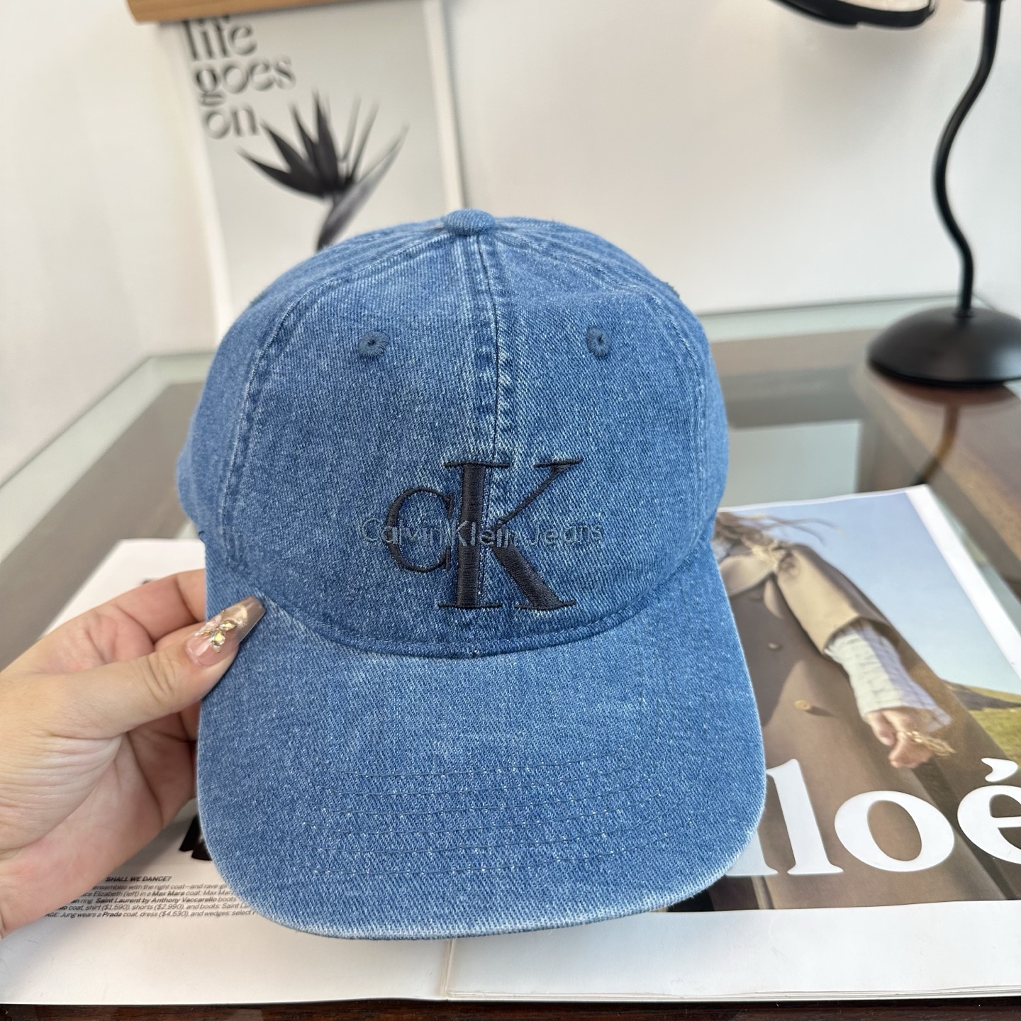 CK 潮牌棒球帽 简单休闲风的棒球帽 减龄百搭 适配度很高！简单随性~出街拍照拗造型非常加分~男女同款 
