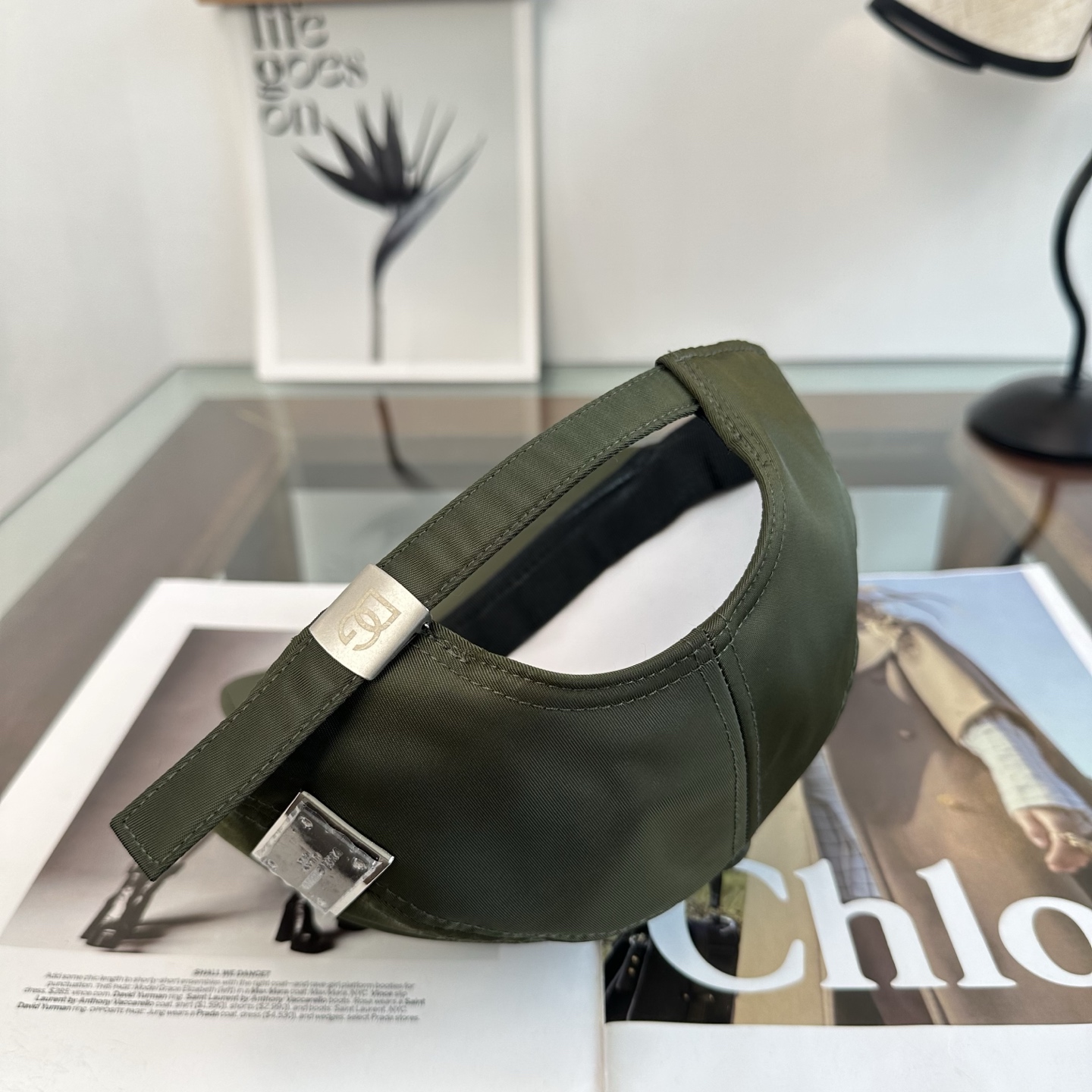 DG 经典棒球帽设计感超强，让人耳目一新头型非常好，可以修饰各种头型，实力百搭款