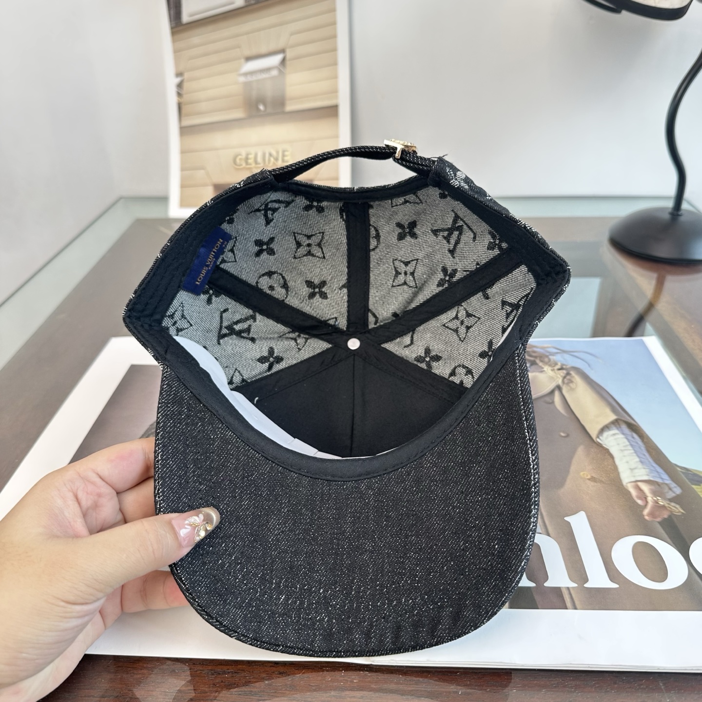 🧢路易威登棒球帽 LouisVuitton😍新款LV棒球帽，重工打造♥️高端大气，百搭款🤗男女通用！