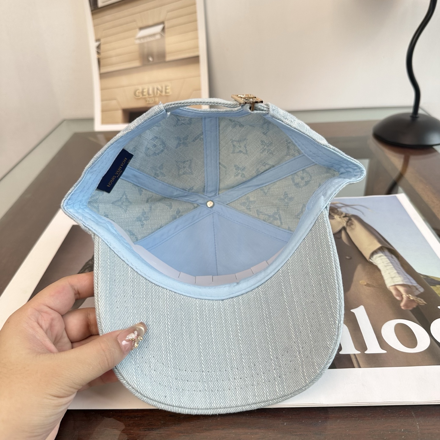 🧢路易威登棒球帽 LouisVuitton😍新款LV棒球帽，重工打造♥️高端大气，百搭款🤗男女通用！