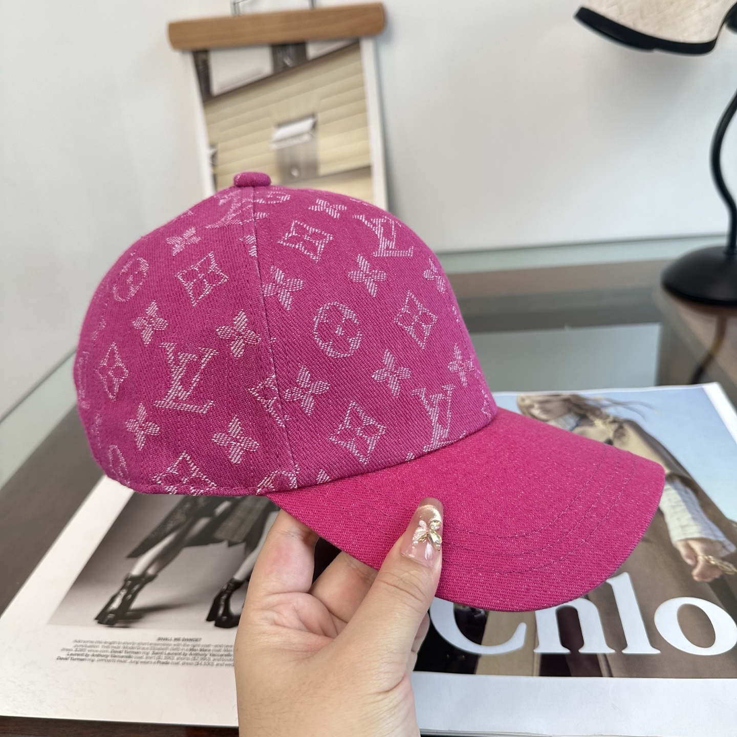 🧢路易威登棒球帽 LouisVuitton😍新款LV棒球帽，重工打造♥️高端大气，百搭款🤗男女通用！