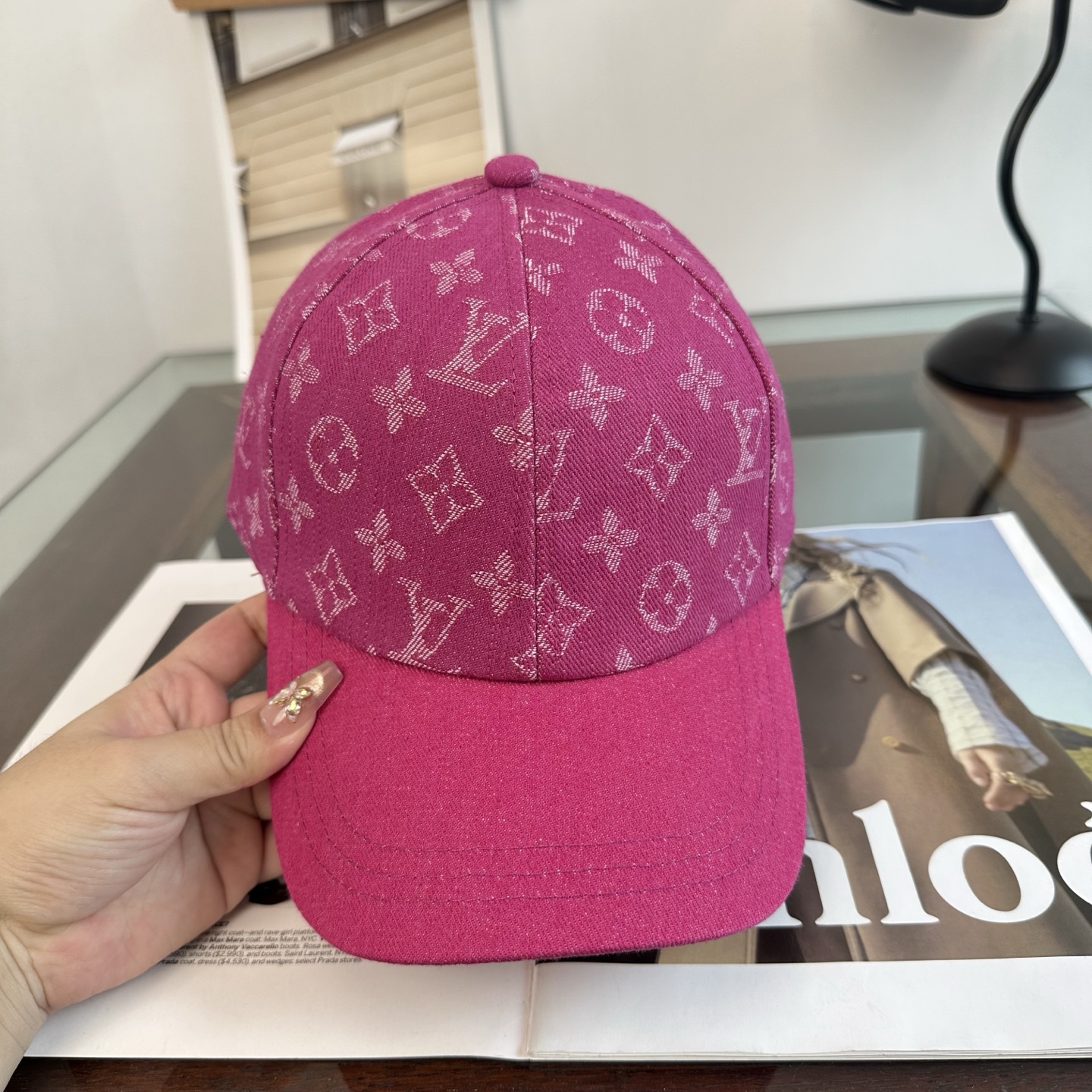 🧢路易威登棒球帽 LouisVuitton😍新款LV棒球帽，重工打造♥️高端大气，百搭款🤗男女通用！