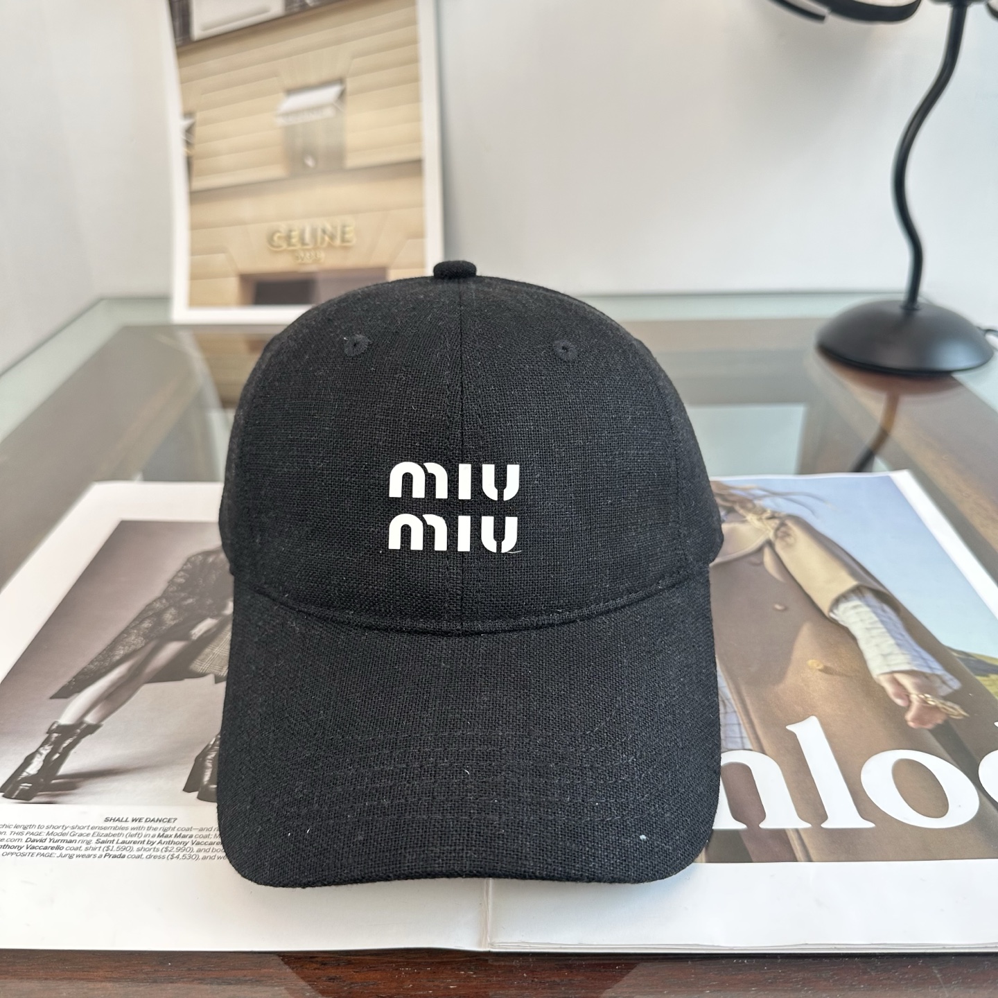 MiuMiu新款棒球帽帽子的版型很好，不管怎么搭配都好看，秋冬look配饰😎