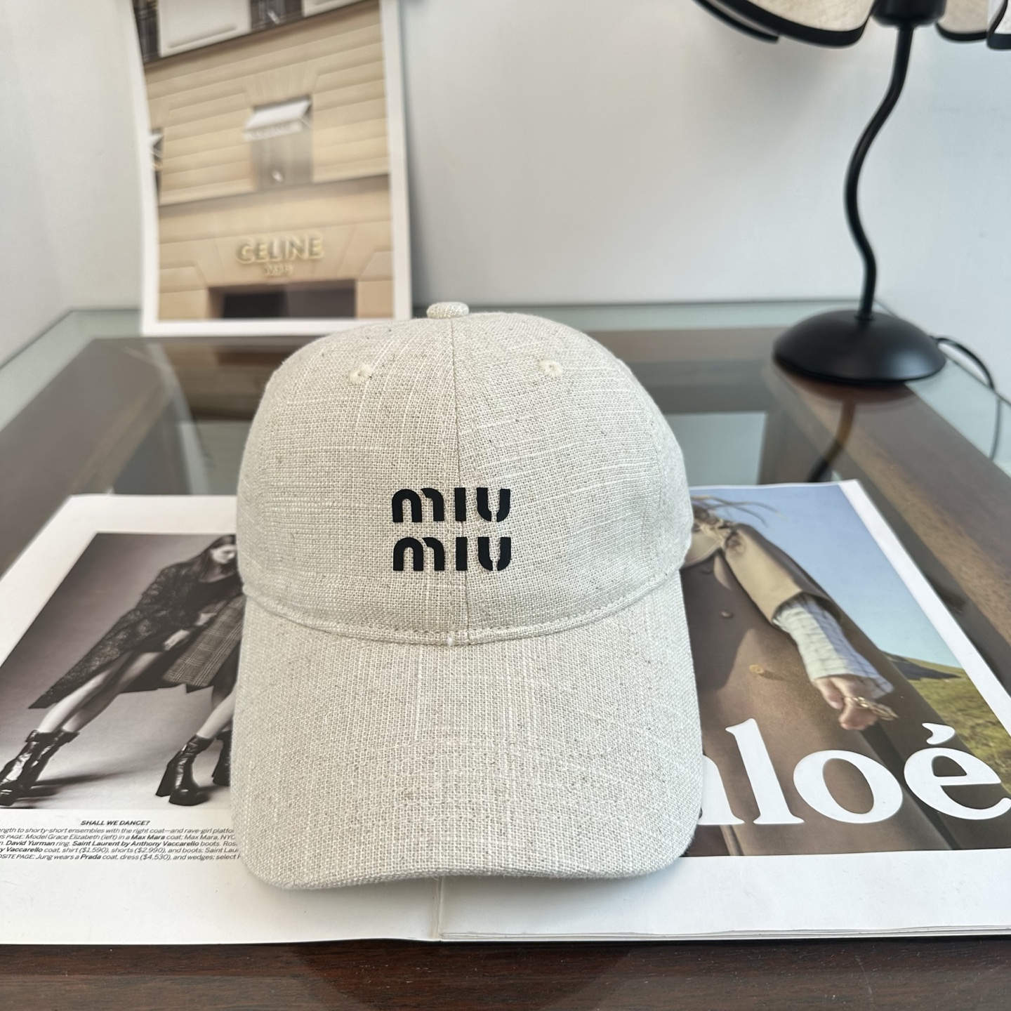 MiuMiu新款棒球帽帽子的版型很好，不管怎么搭配都好看，秋冬look配饰😎