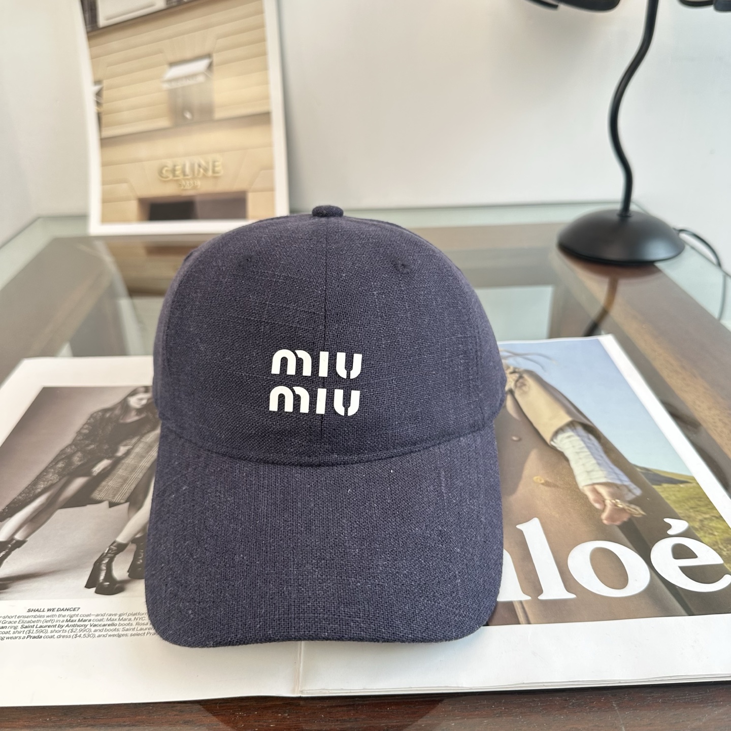 MiuMiu新款棒球帽帽子的版型很好，不管怎么搭配都好看，秋冬look配饰😎
