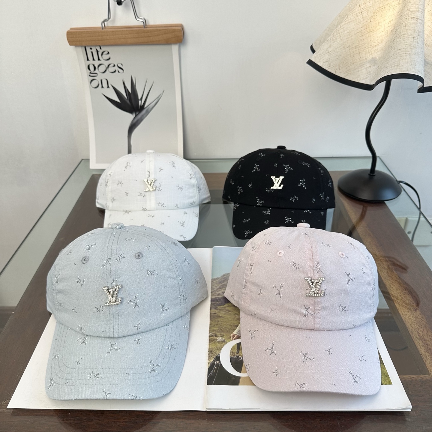 🧢路易威登棒球帽 LouisVuitton😍新款LV棒球帽，重工打造♥️高端大气，百搭款🤗男女通用！
