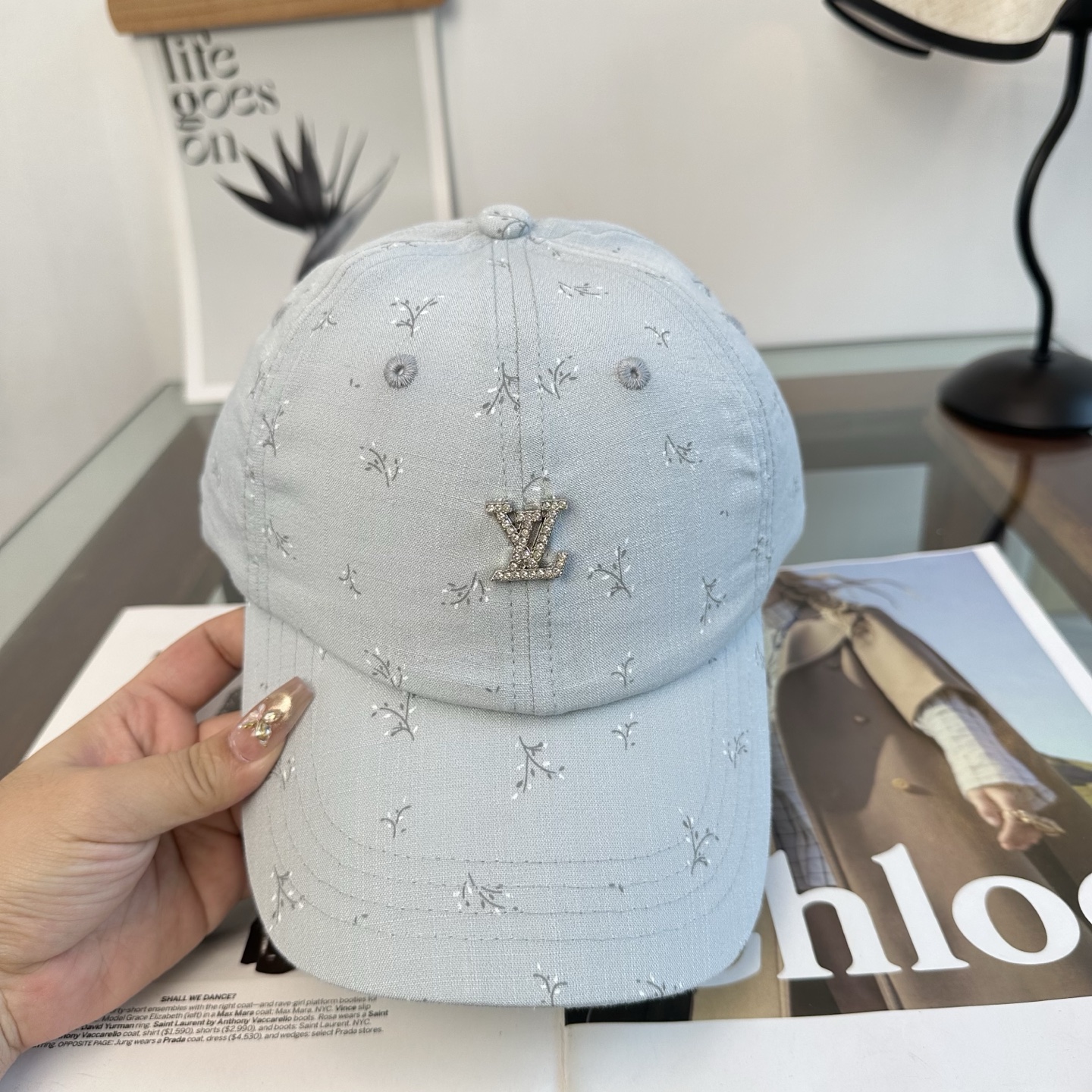 🧢路易威登棒球帽 LouisVuitton😍新款LV棒球帽，重工打造♥️高端大气，百搭款🤗男女通用！