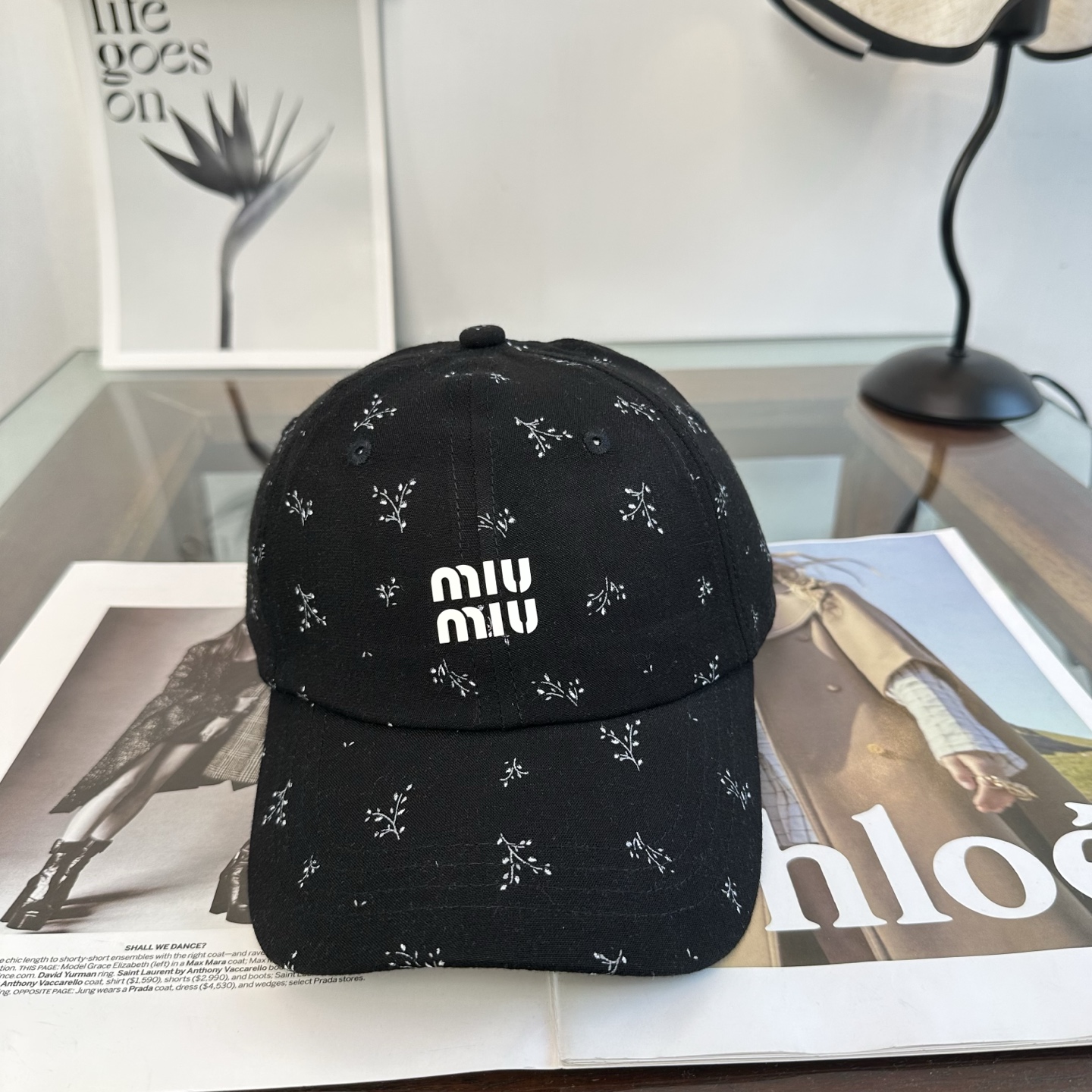 缪缪miumiu 棒球帽 简单休闲风的棒球帽 减龄百搭 适配度很高！简单随性~出街拍照拗造型非常加分~男