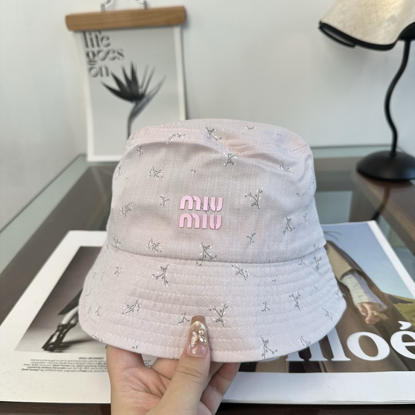 缪缪miumiu渔夫帽 让兼顾时尚和遮阳的简约桶帽出游拍照📷拗造型必备敲显脸小