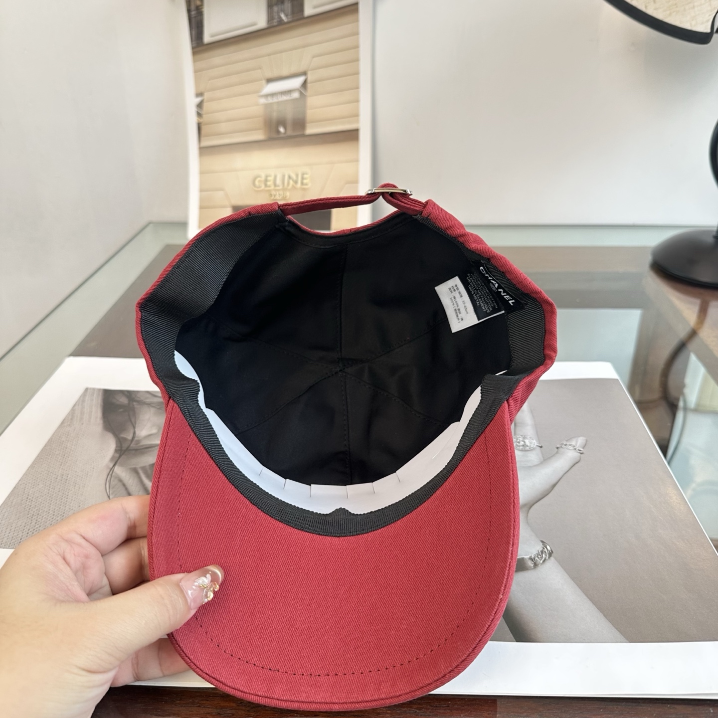 【CHANEL香奈儿】新款高级感小香风鸭舌帽 ，遮阳又超好搭配，出街单品 高货版本原单品质👄