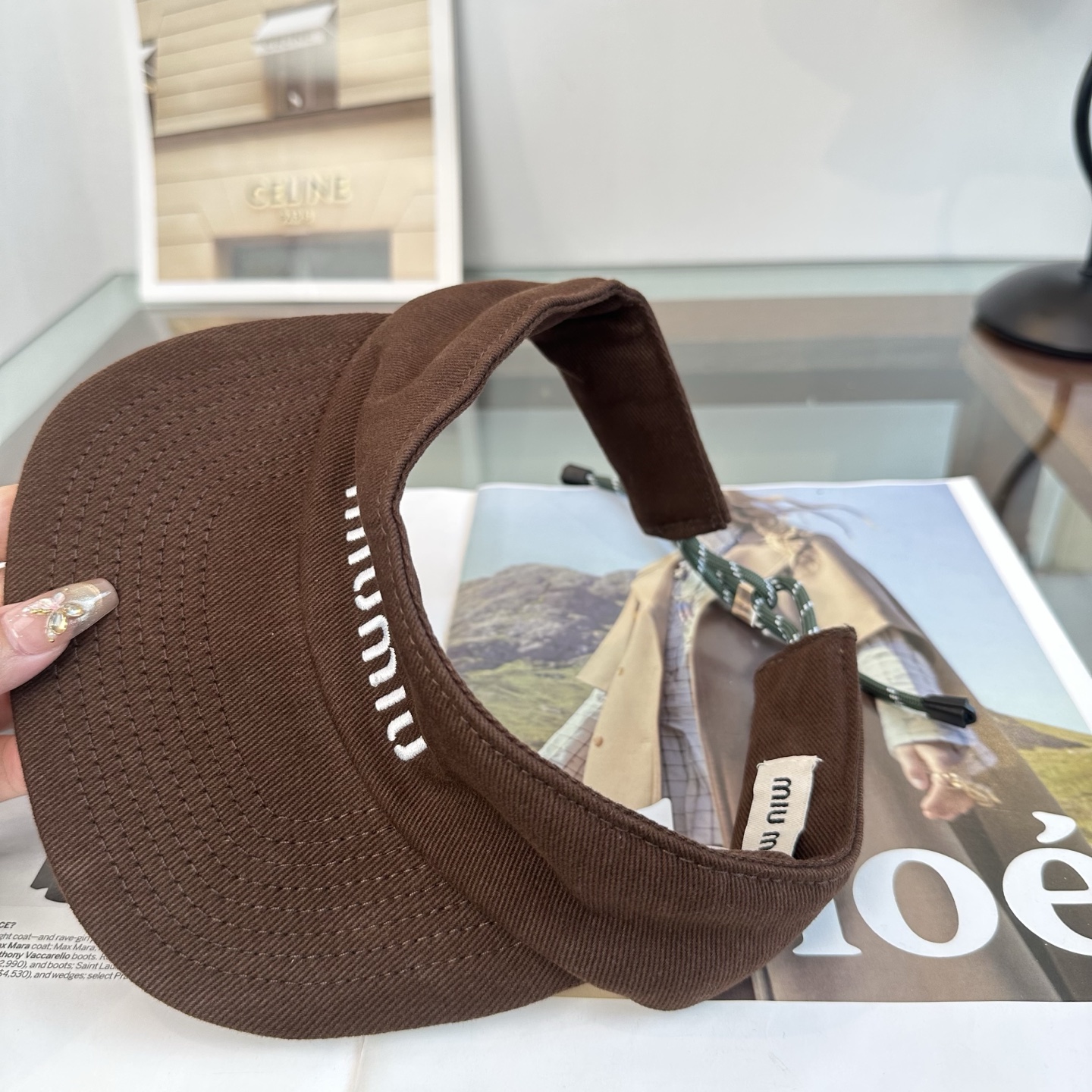 miumiu 缪缪 夏季空顶帽，跑步遮阳防晒两不误，夏季必备单品，戴着不闷热，非常有活力的一款，超级无敌好看😍😍