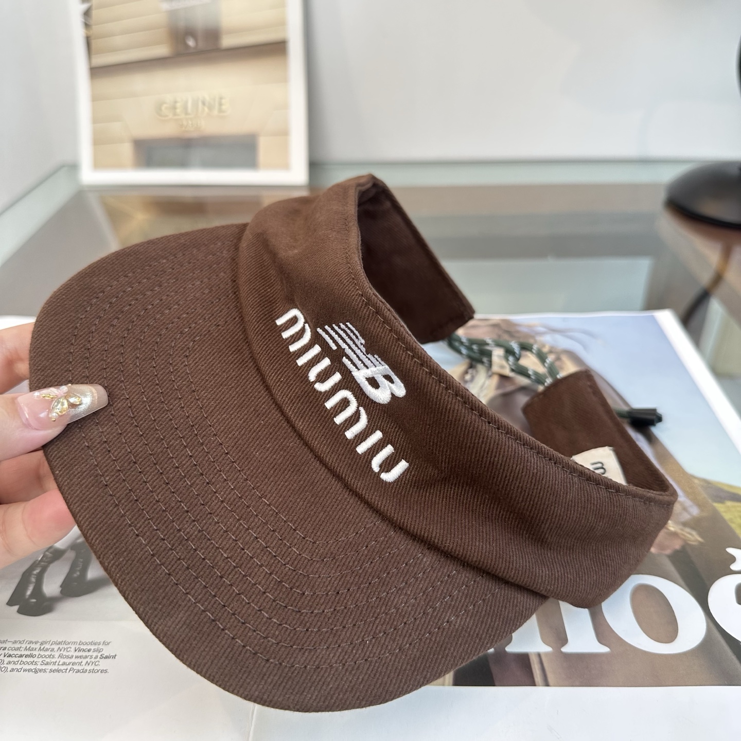 miumiu 缪缪 夏季空顶帽，跑步遮阳防晒两不误，夏季必备单品，戴着不闷热，非常有活力的一款，超级无敌好看😍😍