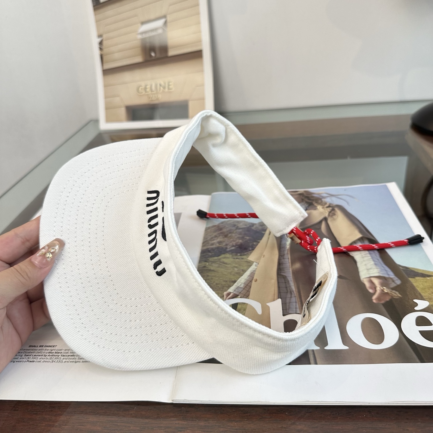 miumiu 缪缪 夏季空顶帽，跑步遮阳防晒两不误，夏季必备单品，戴着不闷热，非常有活力的一款，超级无敌好看😍😍