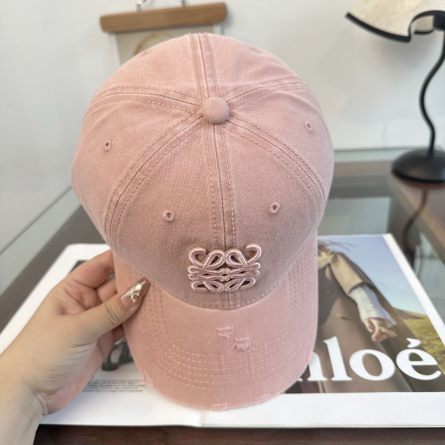 LOEWE【罗意威】新款刺绣棒球帽，专柜同步出货，大牌款超好搭配，赶紧入手