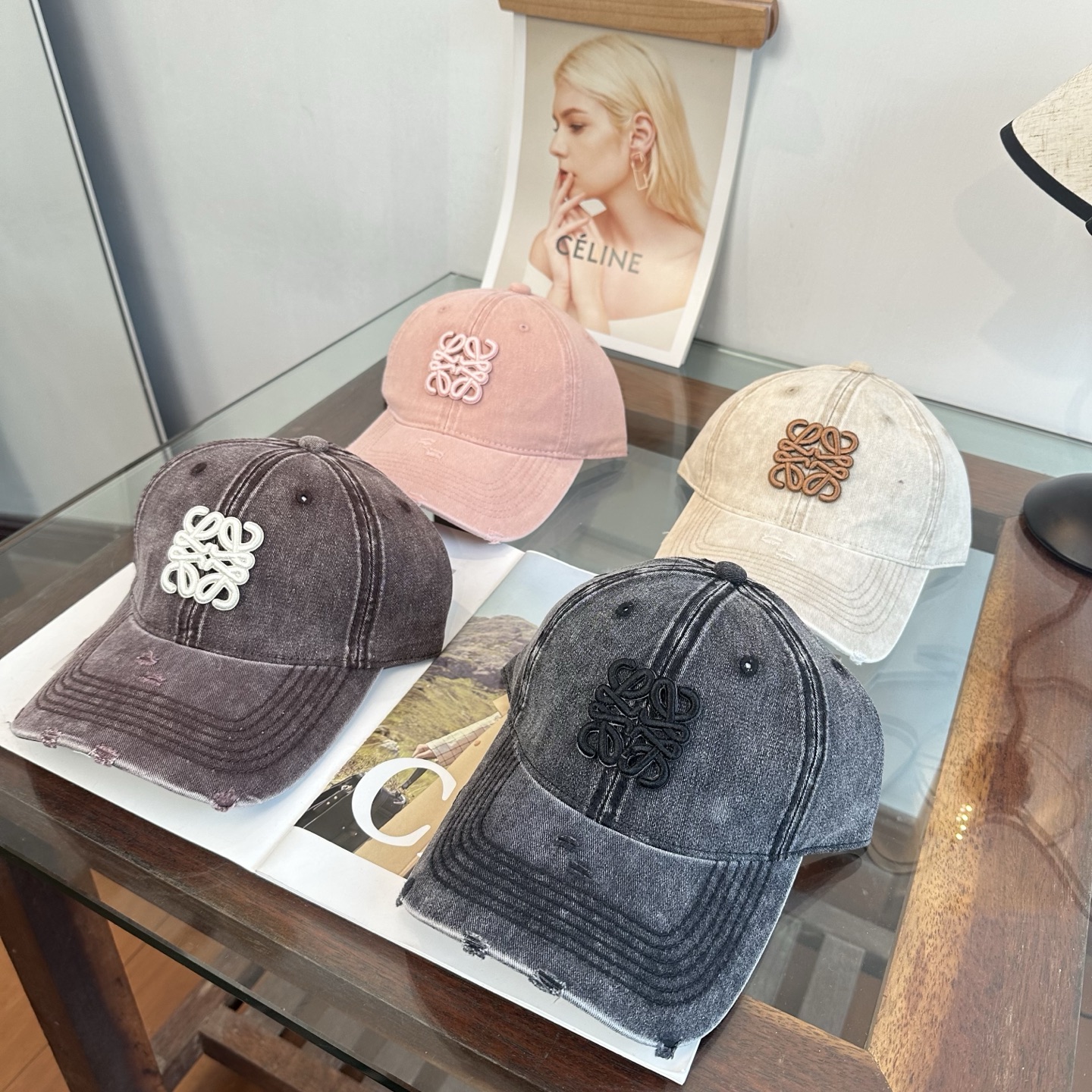 LOEWE【罗意威】新款刺绣棒球帽，专柜同步出货，大牌款超好搭配，赶紧入手