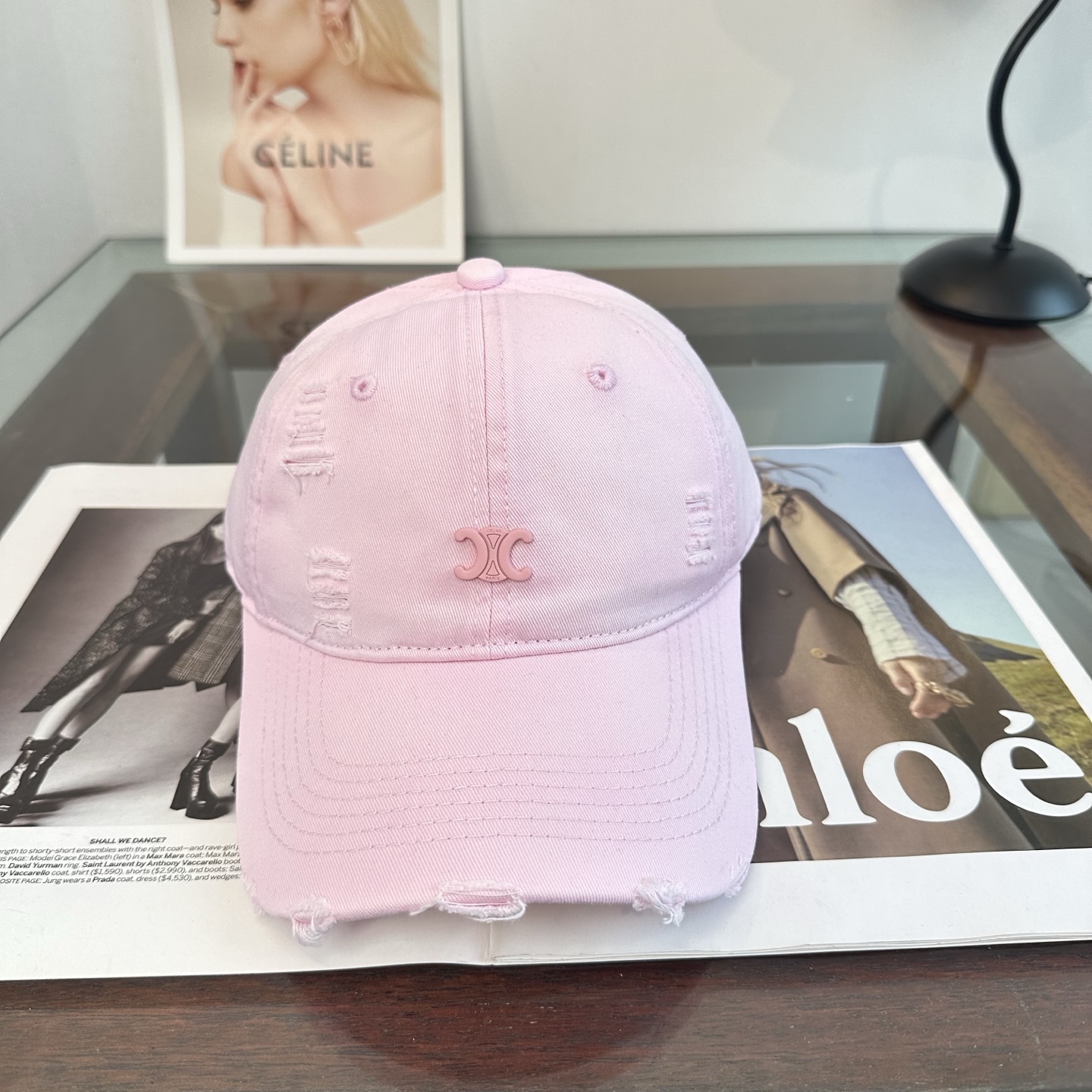 爆款CELINE（赛琳）简约明星同款最新棒球帽，时尚潮流，高端做工！每一个帽子都是用心之作！非一般的品质，男女均可。  