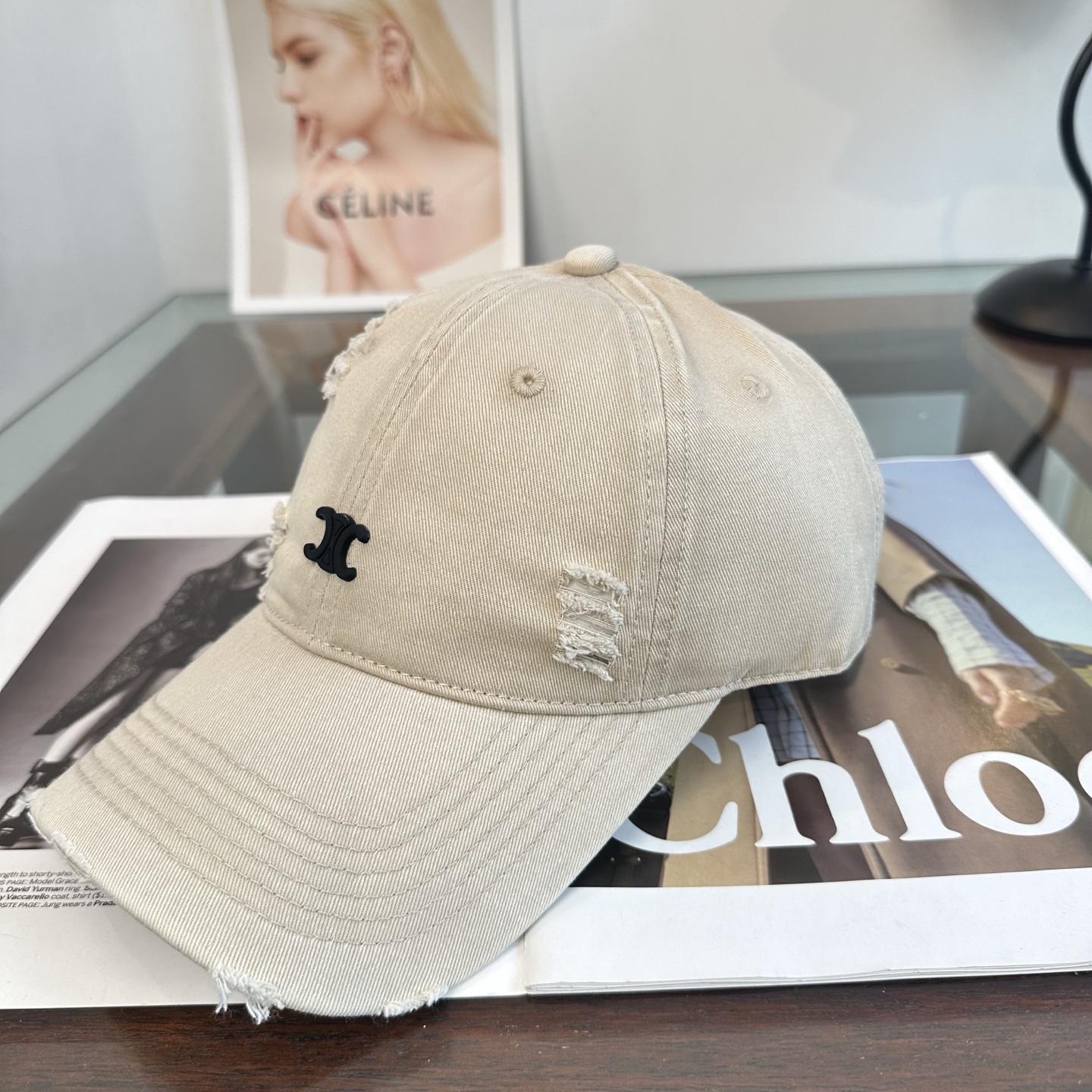 爆款CELINE（赛琳）简约明星同款最新棒球帽，时尚潮流，高端做工！每一个帽子都是用心之作！非一般的品质，男女均可。  