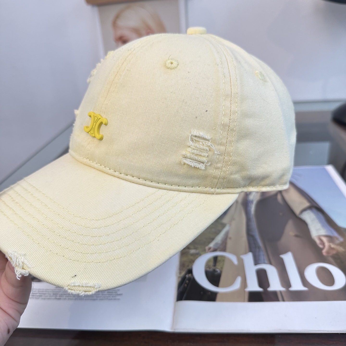 爆款CELINE（赛琳）简约明星同款最新棒球帽，时尚潮流，高端做工！每一个帽子都是用心之作！非一般的品质，男女均可。  