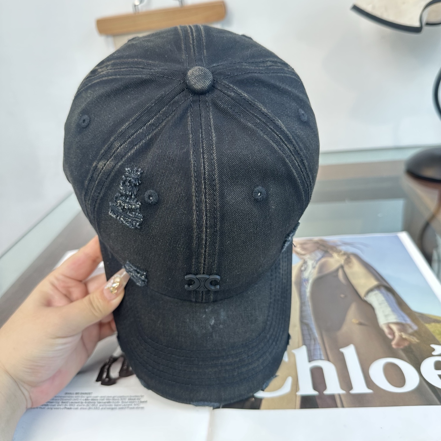 爆款CELINE（赛琳）简约明星同款最新棒球帽，时尚潮流，高端做工！每一个帽子都是用心之作！非一般的品质，男女均可。  