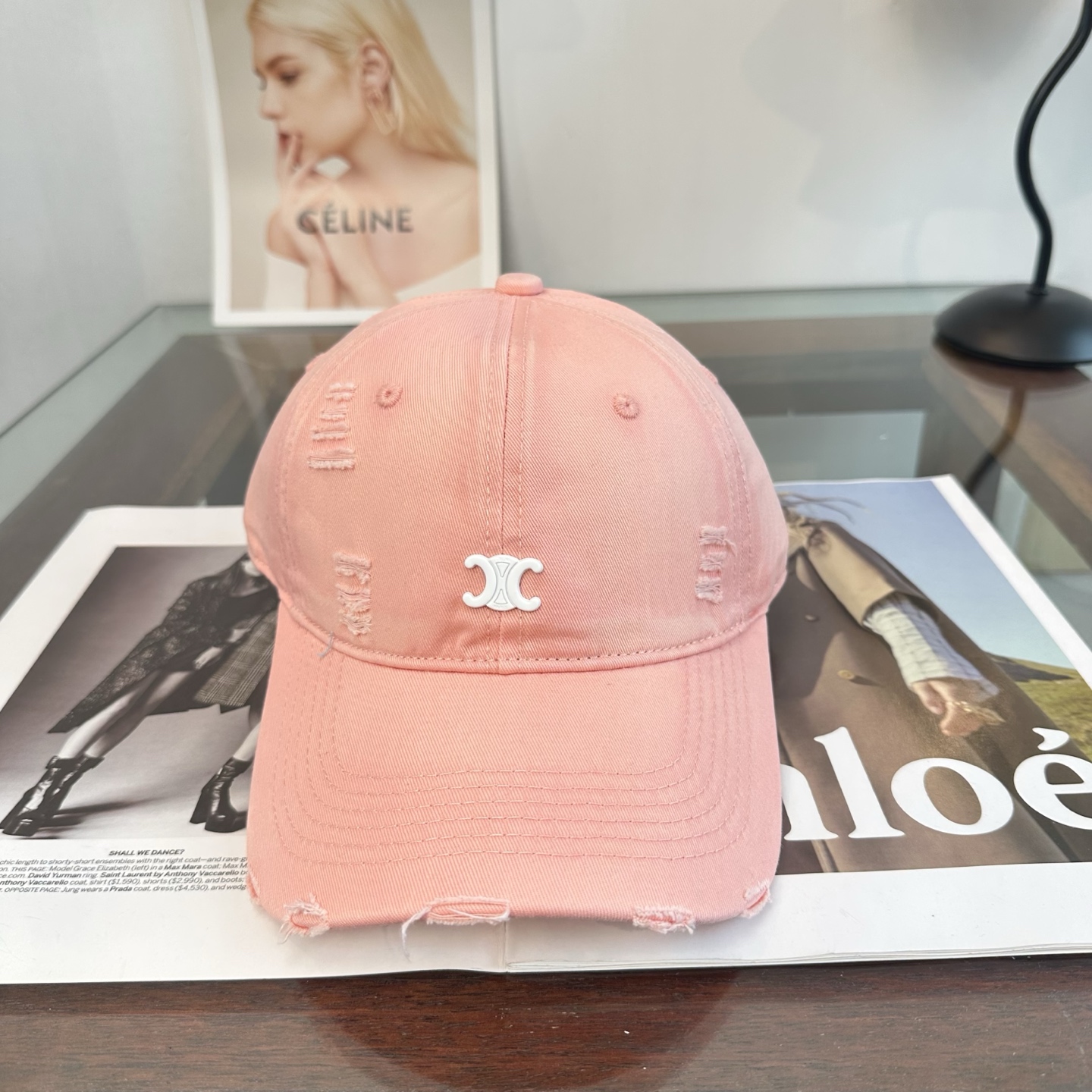 爆款CELINE（赛琳）简约明星同款最新棒球帽，时尚潮流，高端做工！每一个帽子都是用心之作！非一般的品质，男女均可。  