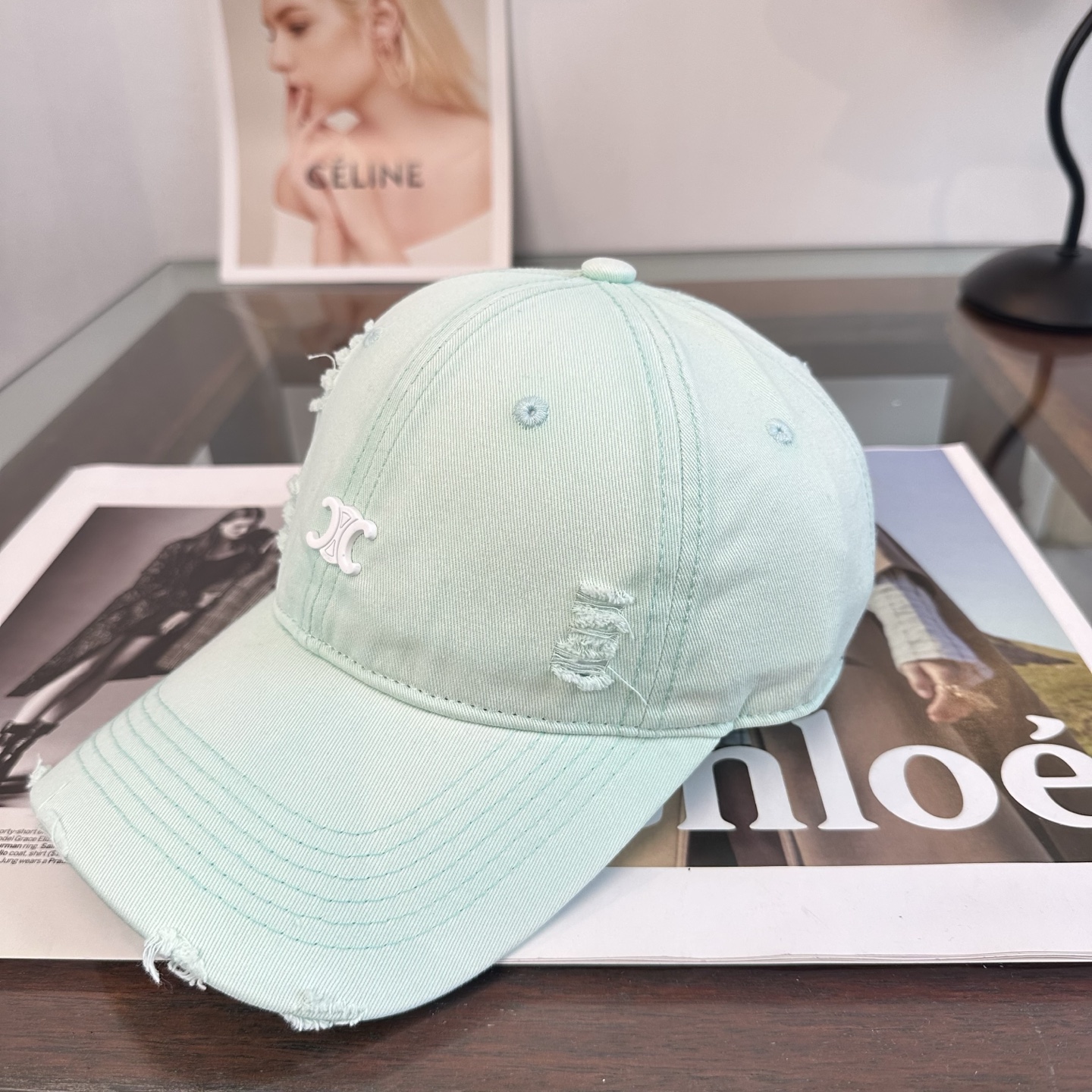 爆款CELINE（赛琳）简约明星同款最新棒球帽，时尚潮流，高端做工！每一个帽子都是用心之作！非一般的品质，男女均可。  