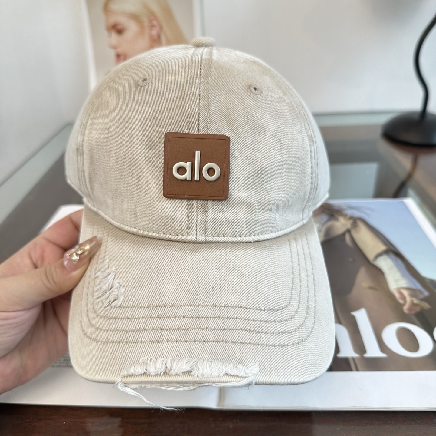 Alo 🔥爆款 新款棒球帽 定制面料，简约时尚更透气，超火爆 现货秒发