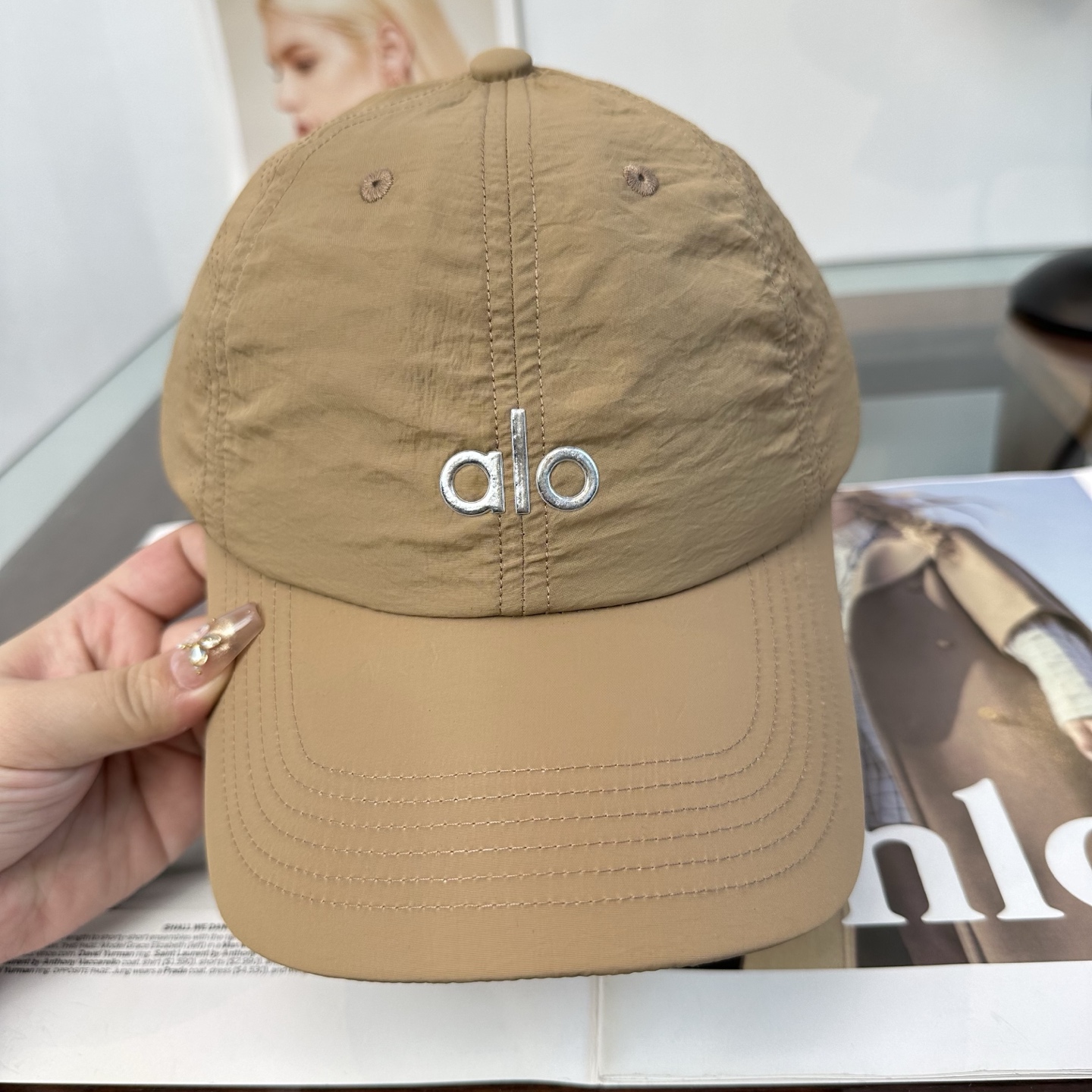 Alo 🔥爆款 新款棒球帽 定制面料，简约时尚更透气，超火爆 现货秒发