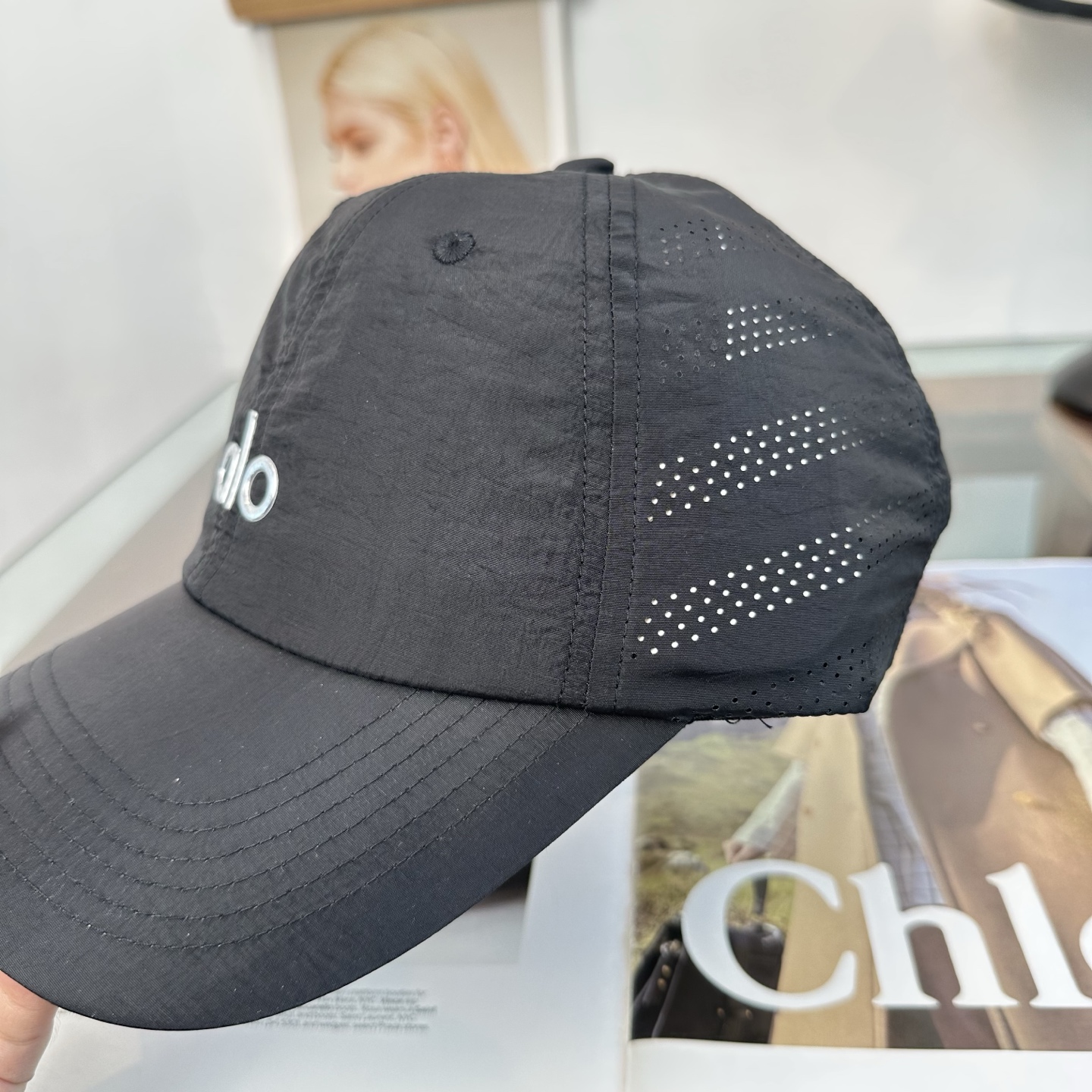 Alo 🔥爆款 新款棒球帽 定制面料，简约时尚更透气，超火爆 现货秒发