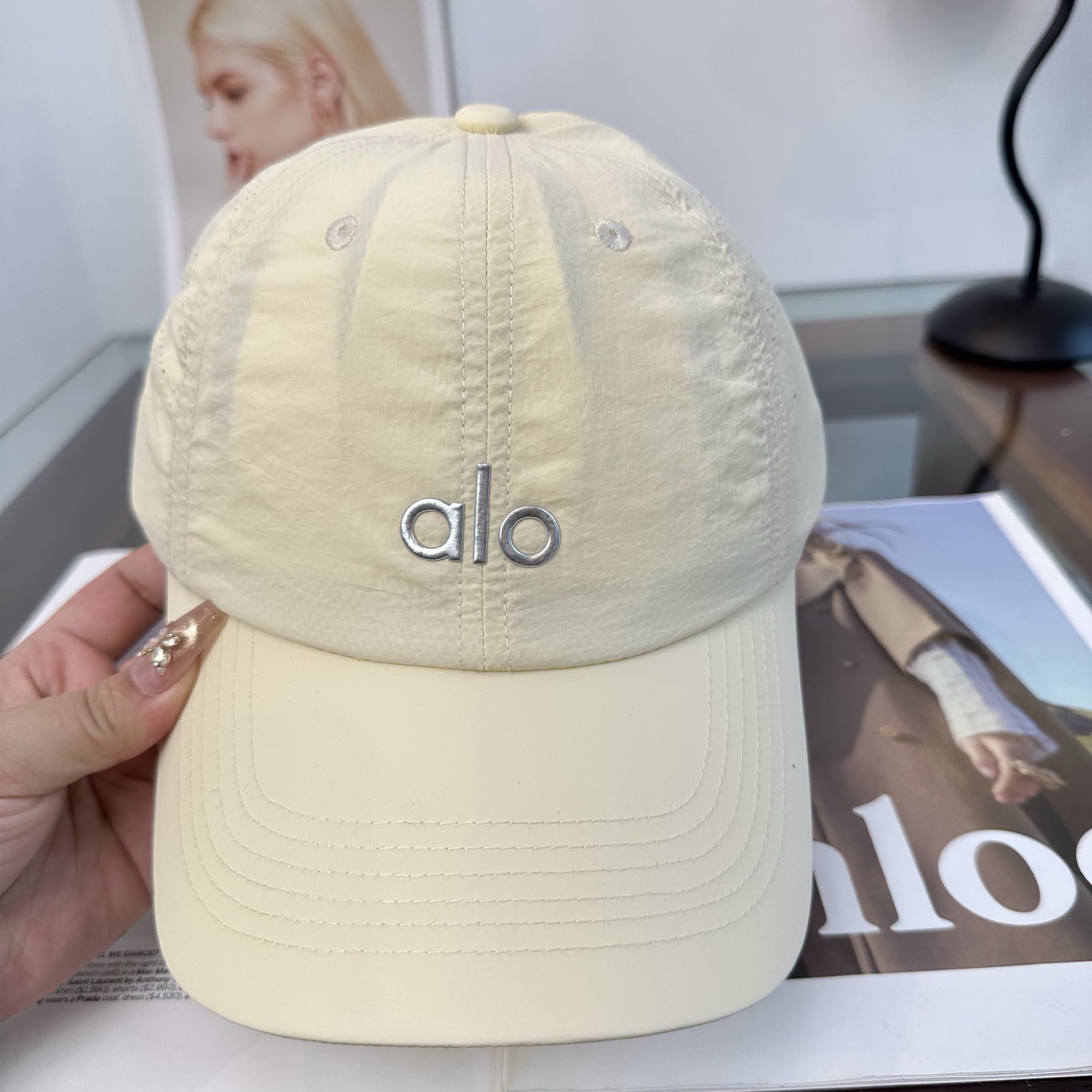 Alo 🔥爆款 新款棒球帽 定制面料，简约时尚更透气，超火爆 现货秒发