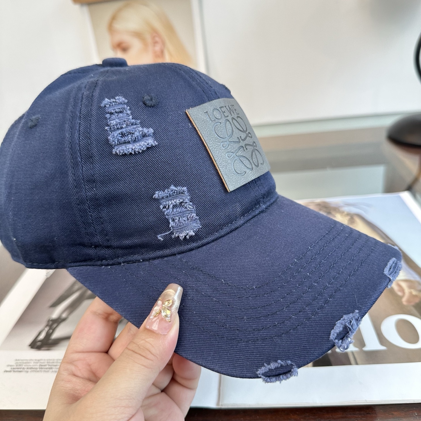 LOEWE【罗意威】新款刺绣棒球帽，专柜同步出货，大牌款超好搭配，赶紧入手