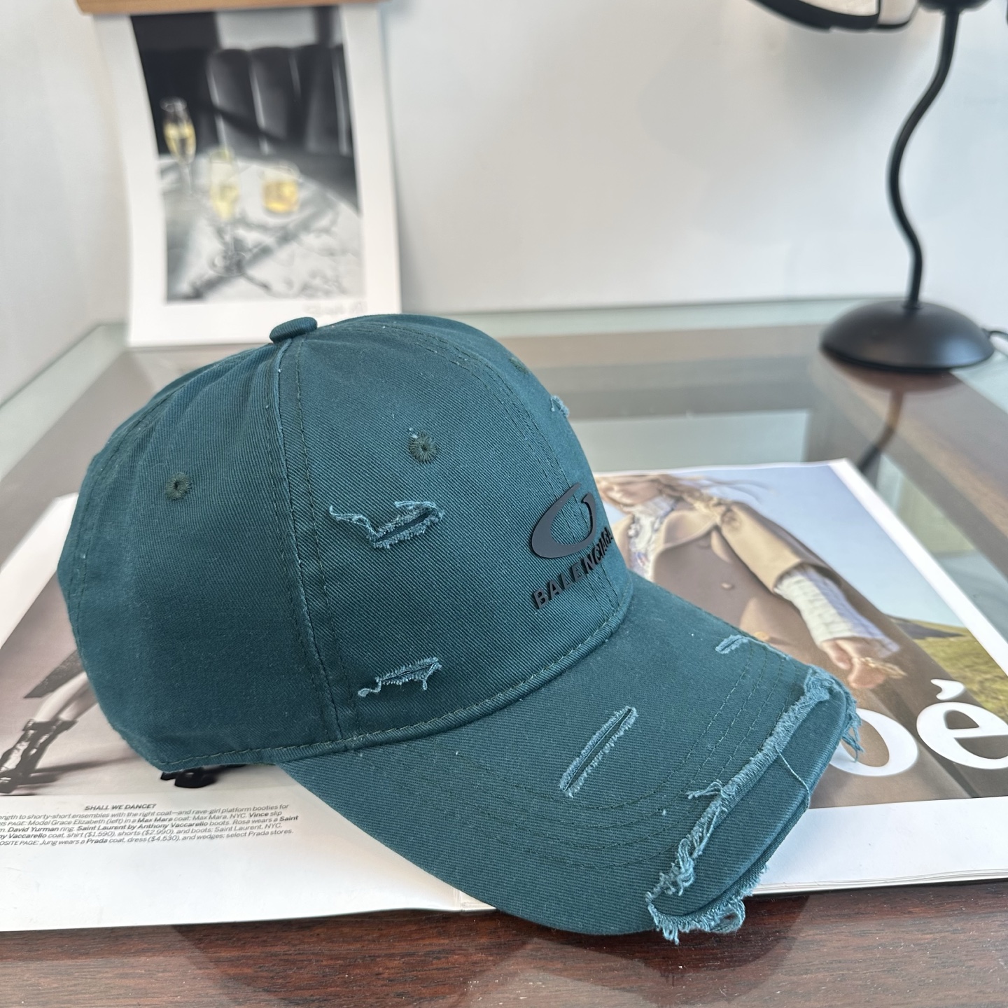 新品Balencia*a 巴黎世家字母新款棒球帽 现货秒发🧢简约时尚超级无敌好看的帽子！情侣款！