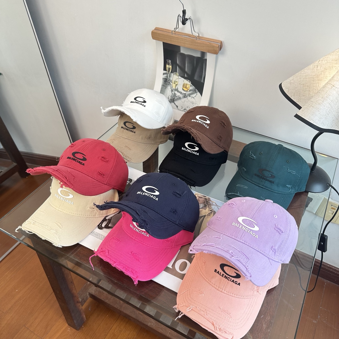 新品Balencia*a 巴黎世家字母新款棒球帽 现货秒发🧢简约时尚超级无敌好看的帽子！情侣款！