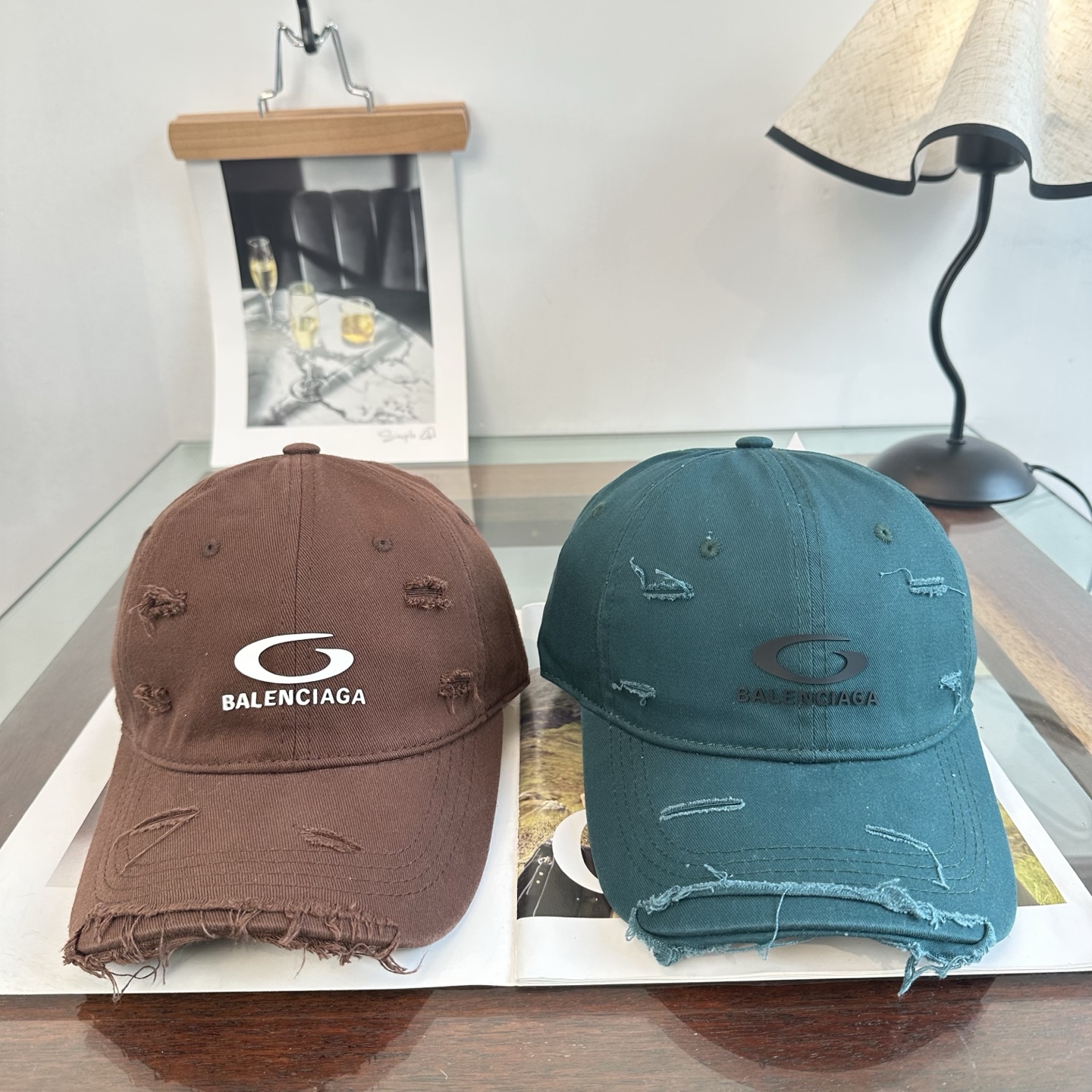 新品Balencia*a 巴黎世家字母新款棒球帽 现货秒发🧢简约时尚超级无敌好看的帽子！情侣款！