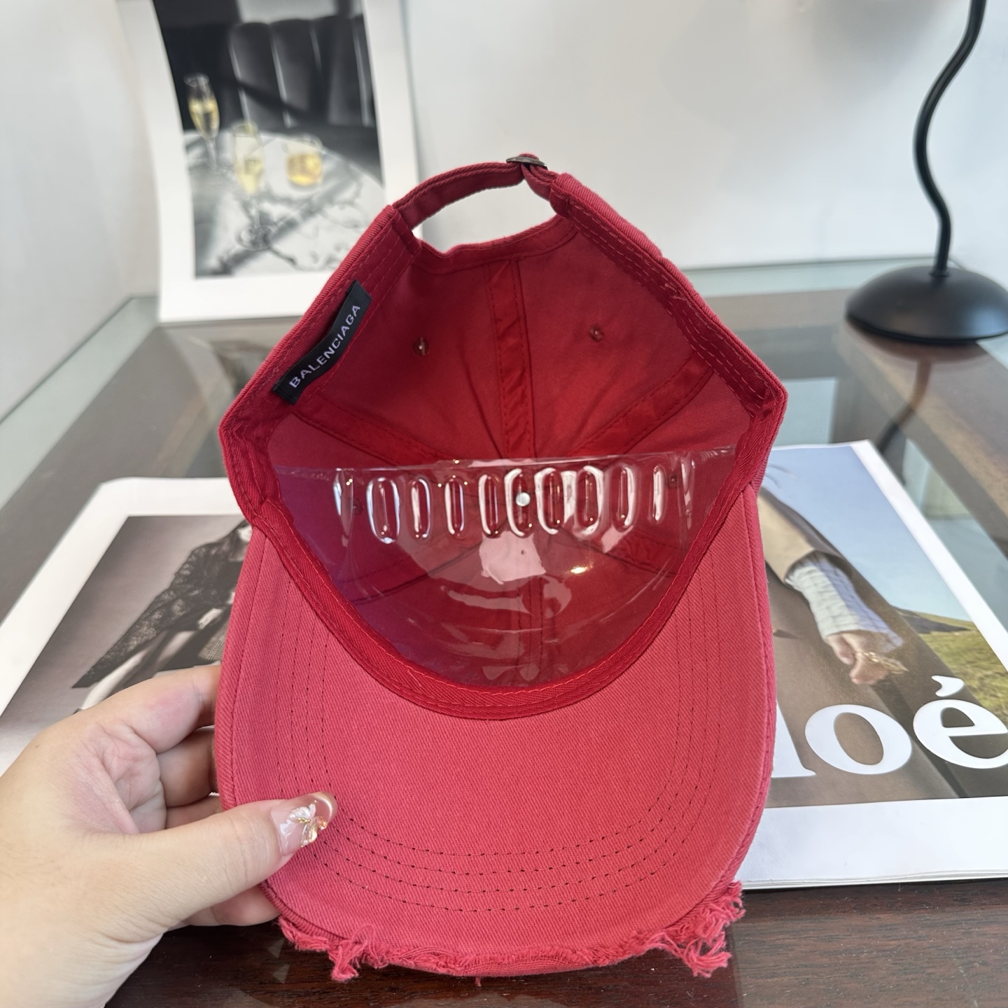 新品Balencia*a 巴黎世家字母新款棒球帽 现货秒发🧢简约时尚超级无敌好看的帽子！情侣款！