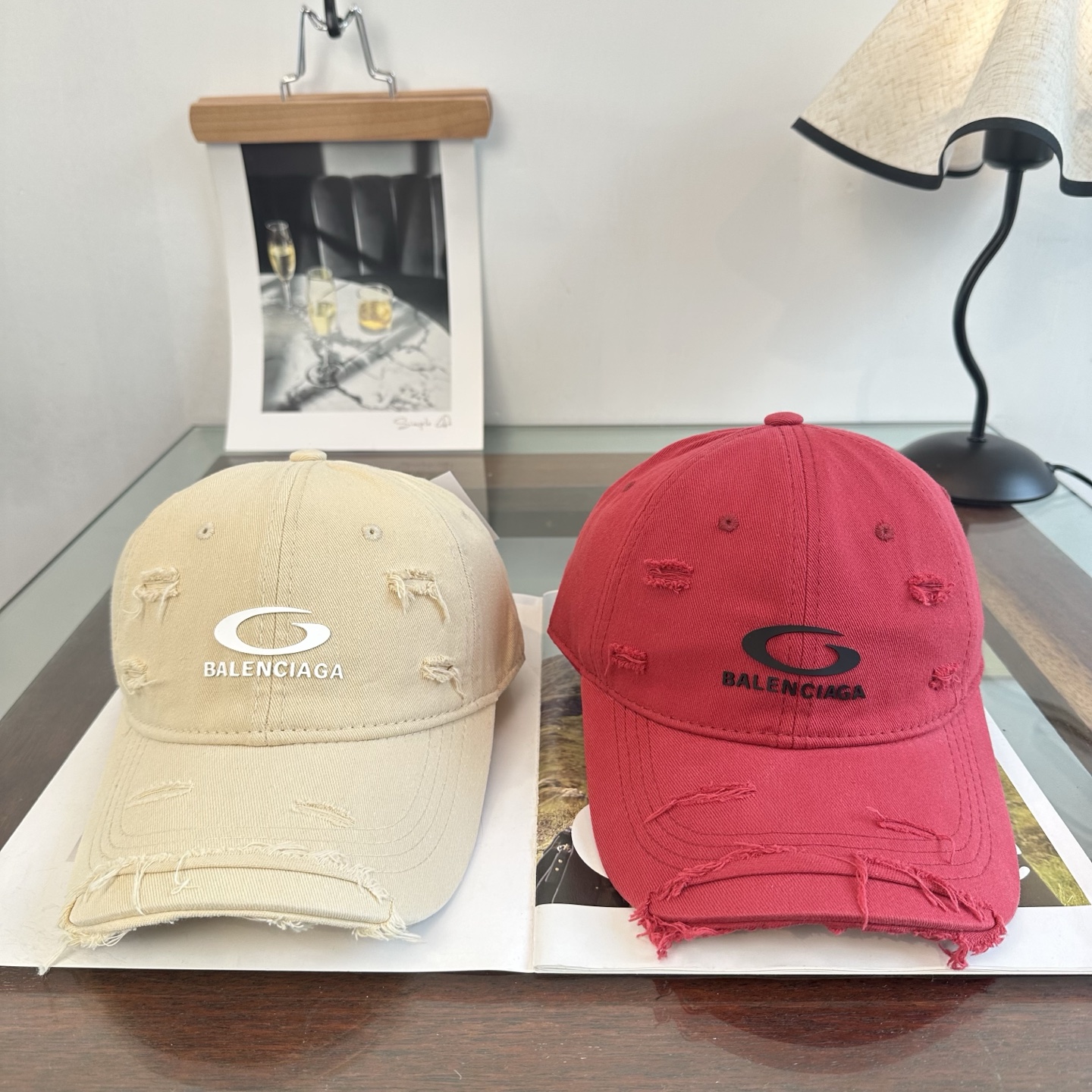 新品Balencia*a 巴黎世家字母新款棒球帽 现货秒发🧢简约时尚超级无敌好看的帽子！情侣款！