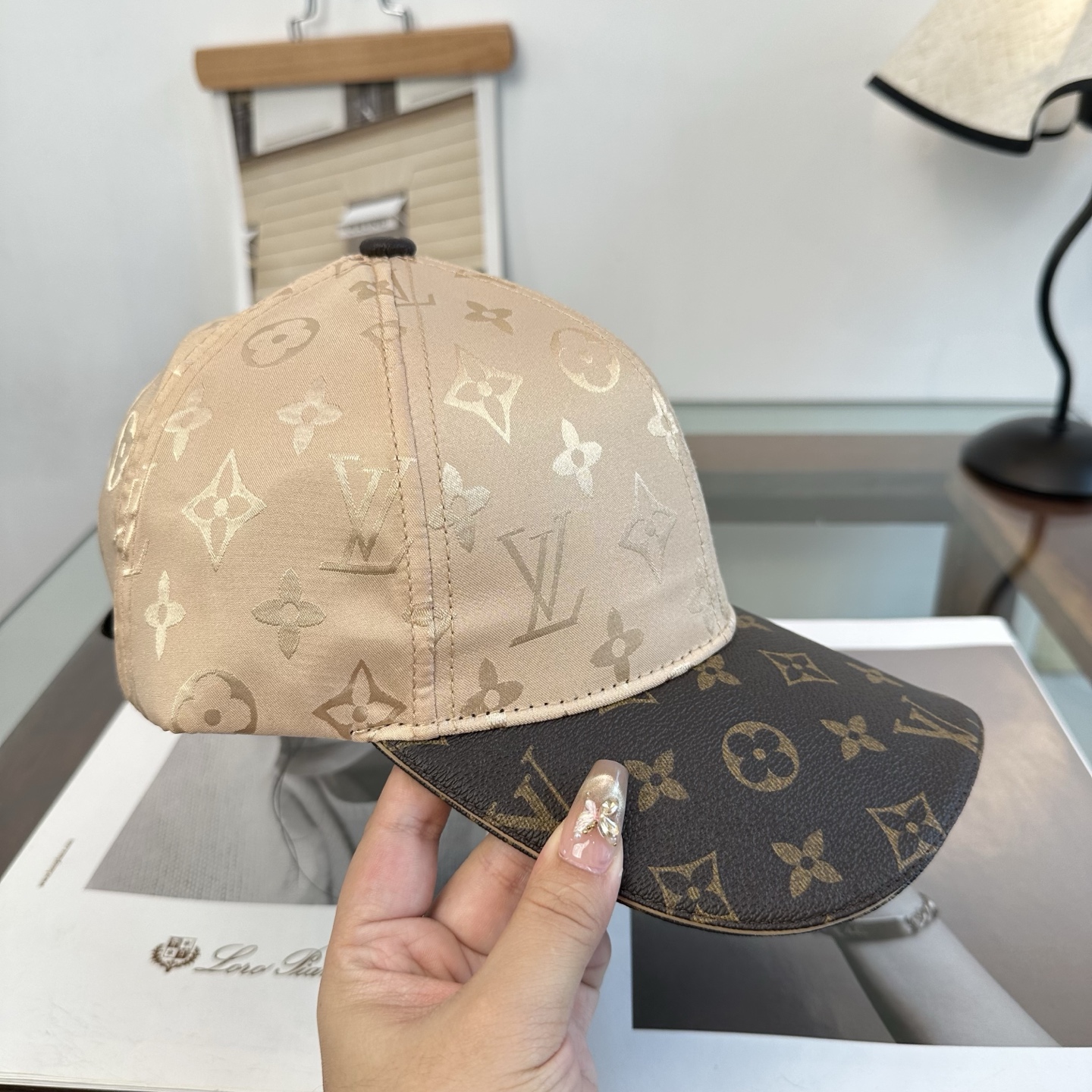 🧢路易威登棒球帽 LouisVuitton😍新款LV棒球帽，重工打造♥️高端大气，百搭款🤗男女通用！