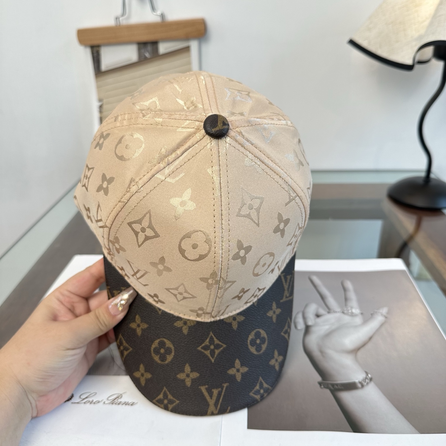 🧢路易威登棒球帽 LouisVuitton😍新款LV棒球帽，重工打造♥️高端大气，百搭款🤗男女通用！