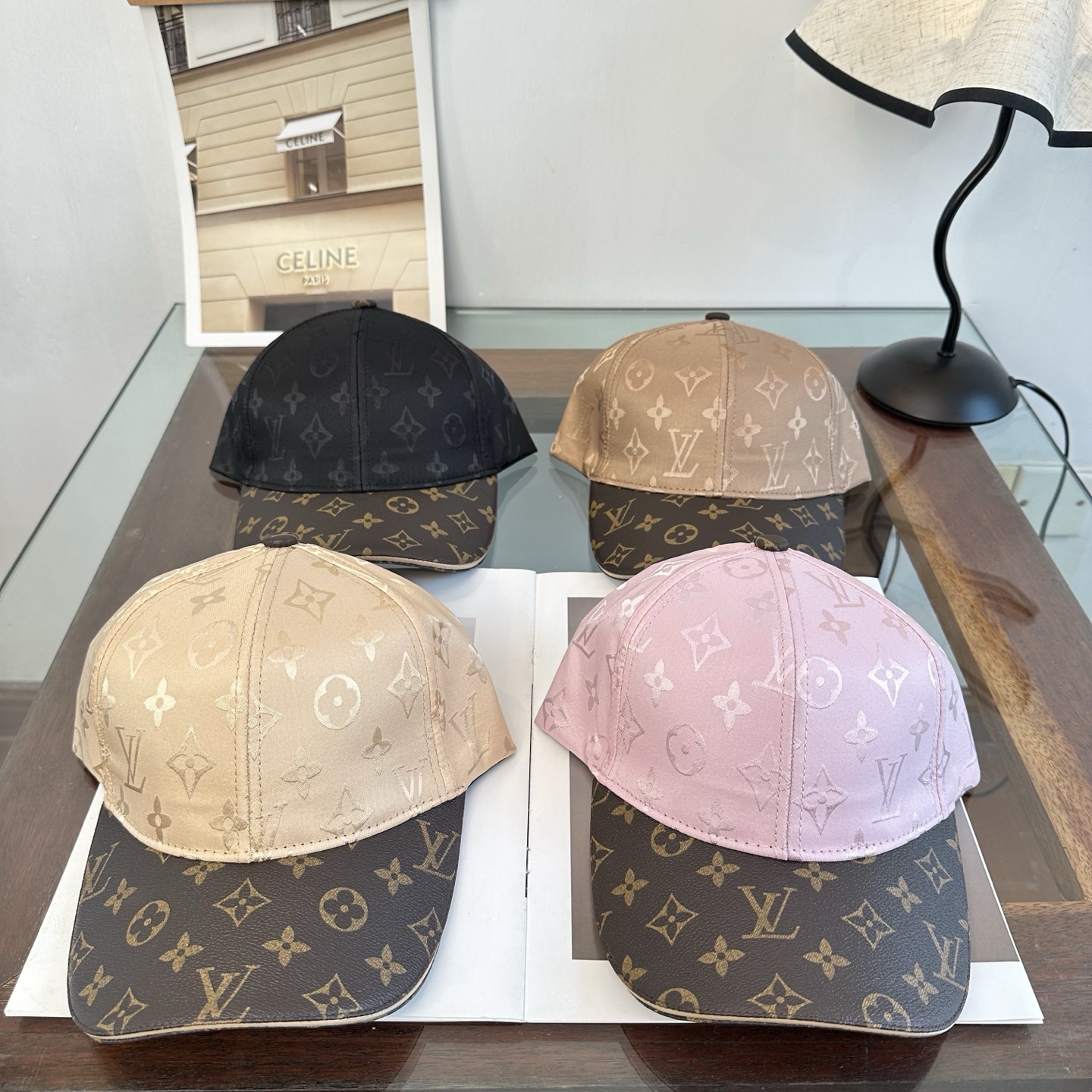 🧢路易威登棒球帽 LouisVuitton😍新款LV棒球帽，重工打造♥️高端大气，百搭款🤗男女通用！