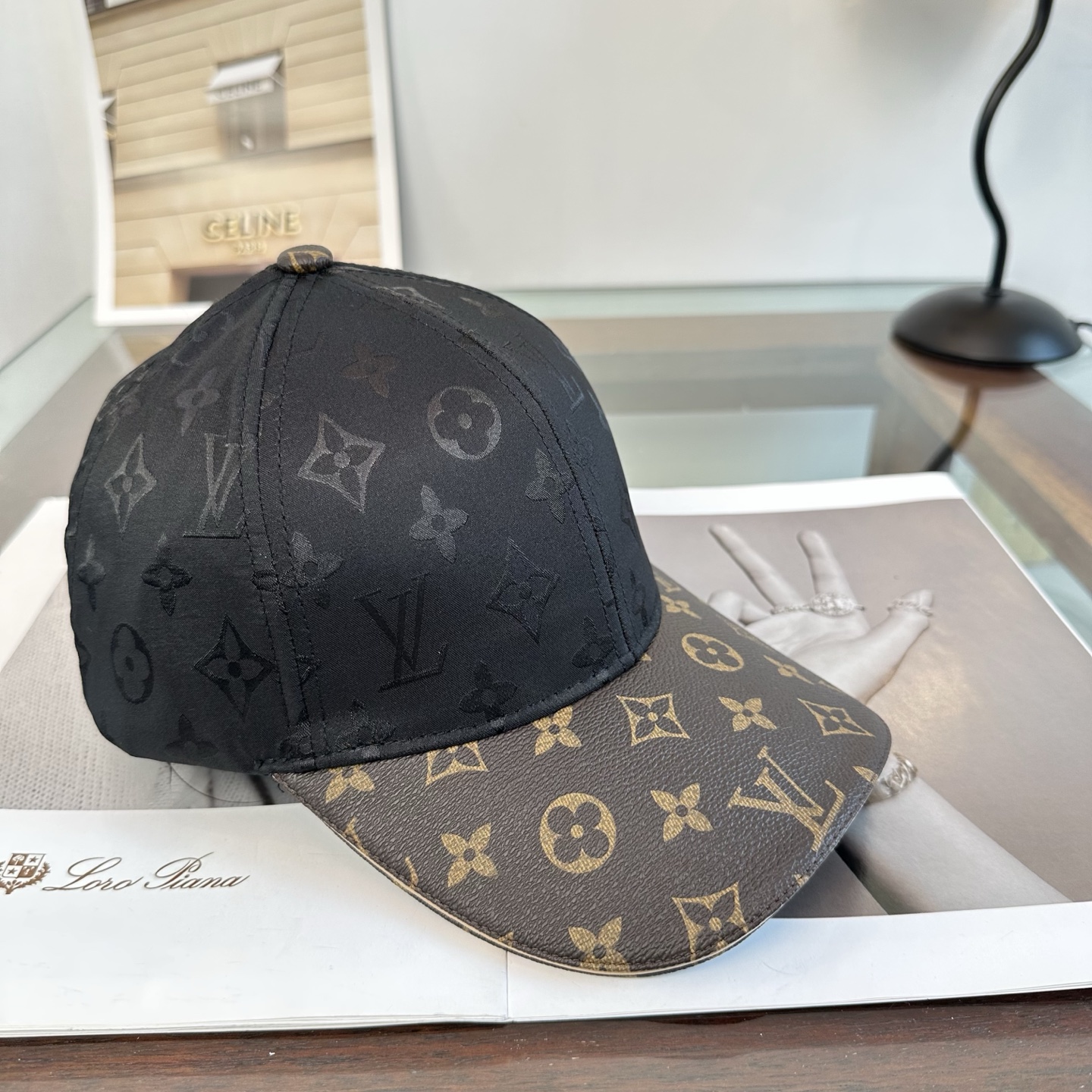 🧢路易威登棒球帽 LouisVuitton😍新款LV棒球帽，重工打造♥️高端大气，百搭款🤗男女通用！