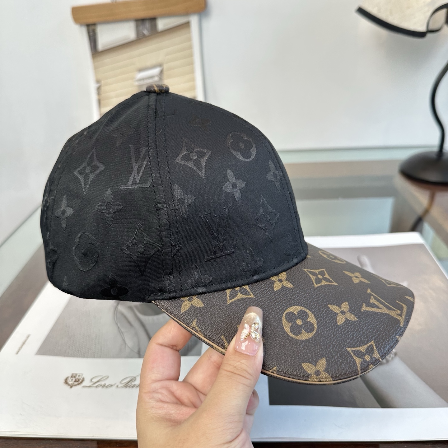 🧢路易威登棒球帽 LouisVuitton😍新款LV棒球帽，重工打造♥️高端大气，百搭款🤗男女通用！