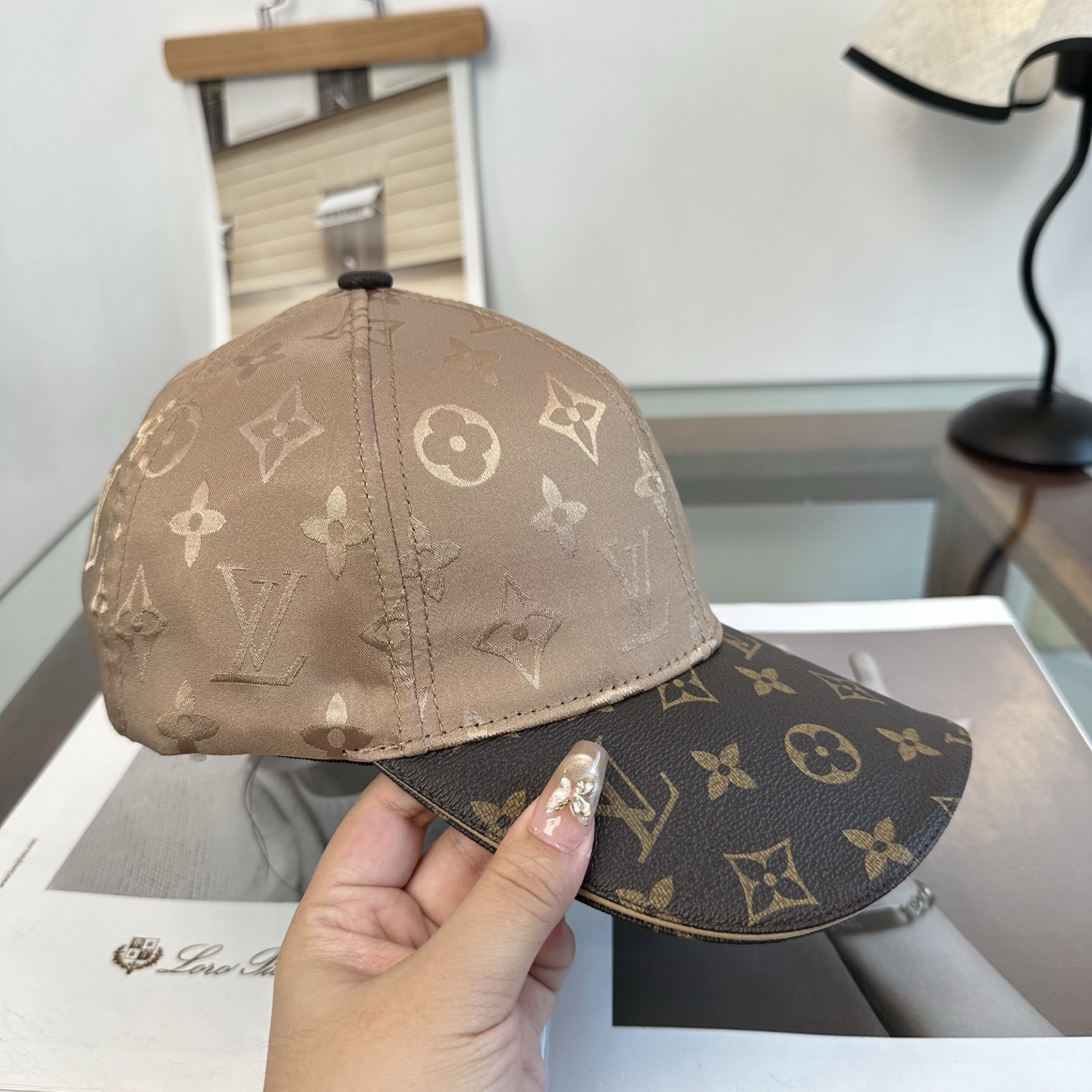 🧢路易威登棒球帽 LouisVuitton😍新款LV棒球帽，重工打造♥️高端大气，百搭款🤗男女通用！